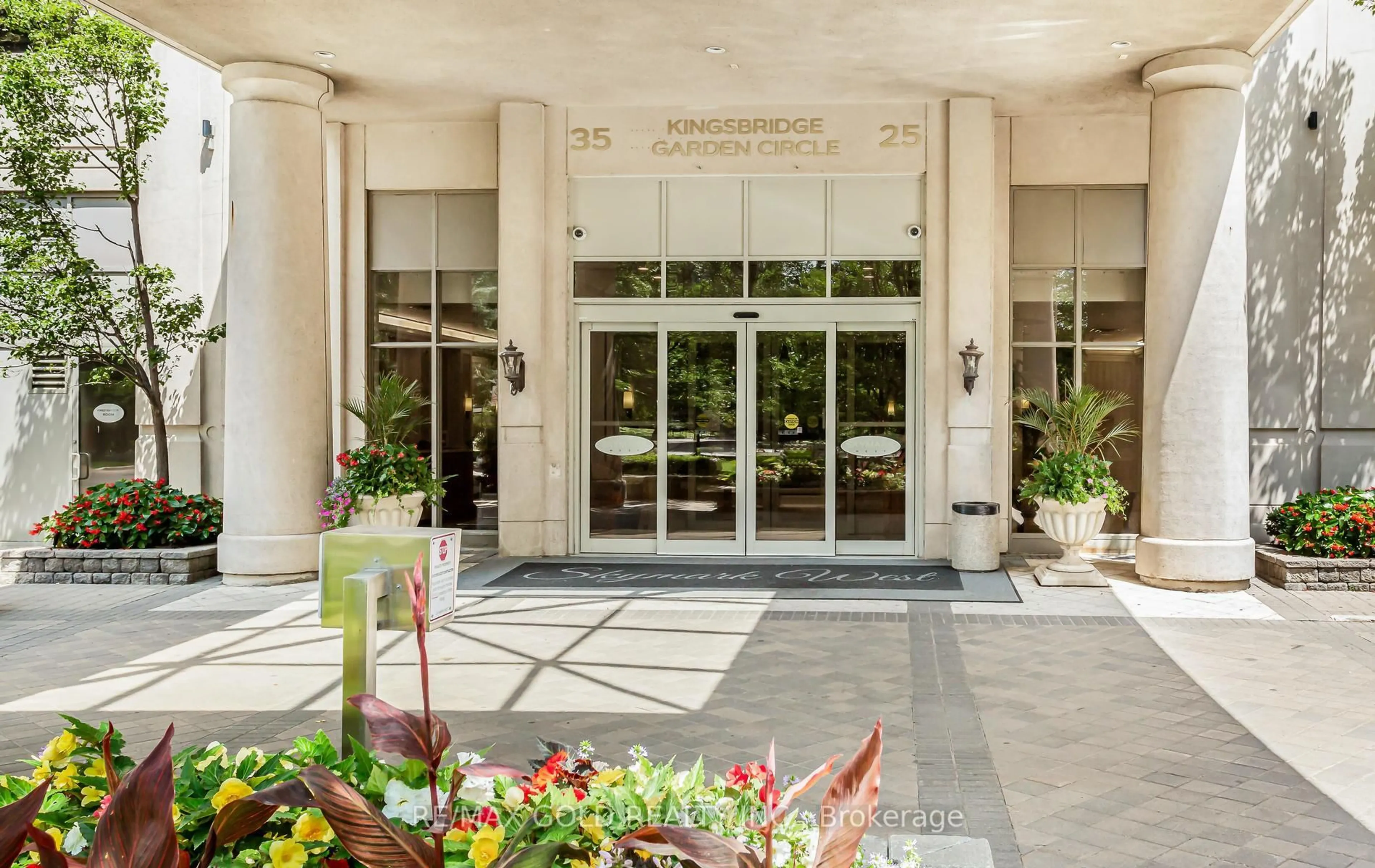 Lobby for 25 Kingsbridge Grdn Circ #224, Mississauga Ontario L5R 4B1