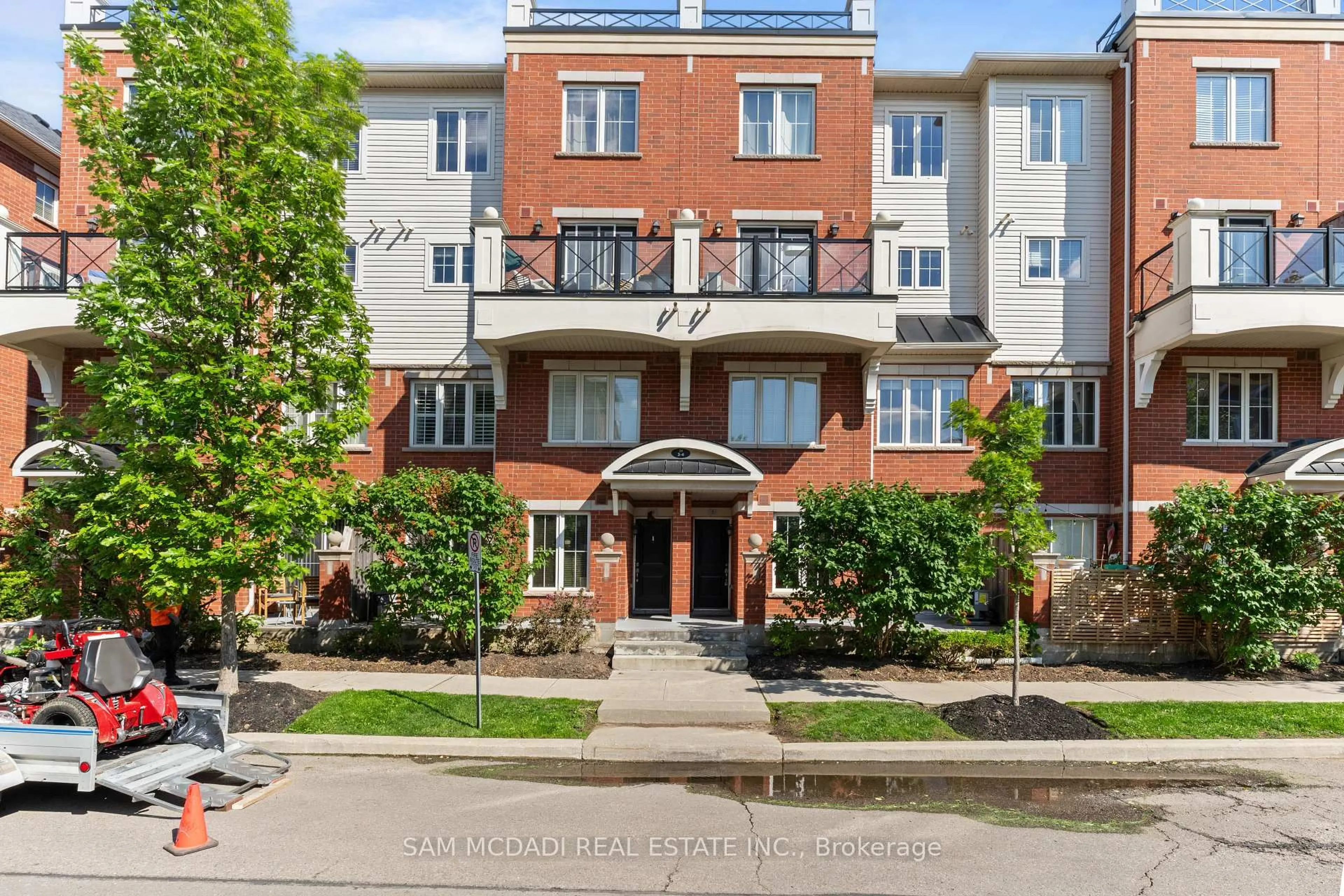 Unknown for 39 Hays Blvd #3, Oakville Ontario L6H 0J1