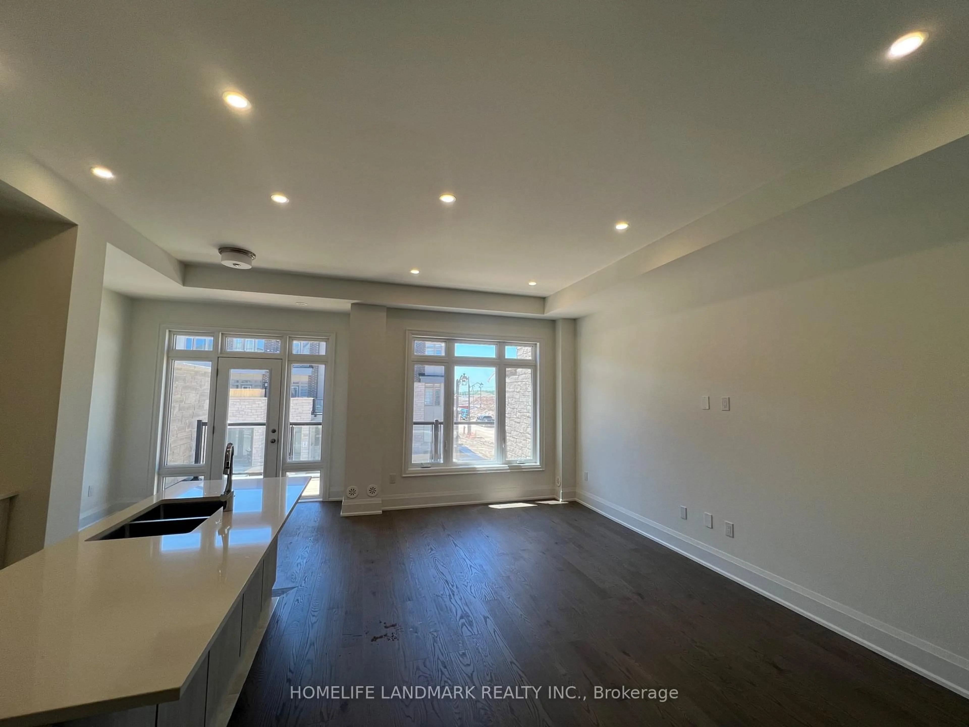 A pic of a room for 3329 Azam Way, Oakville Ontario L6M 5S3