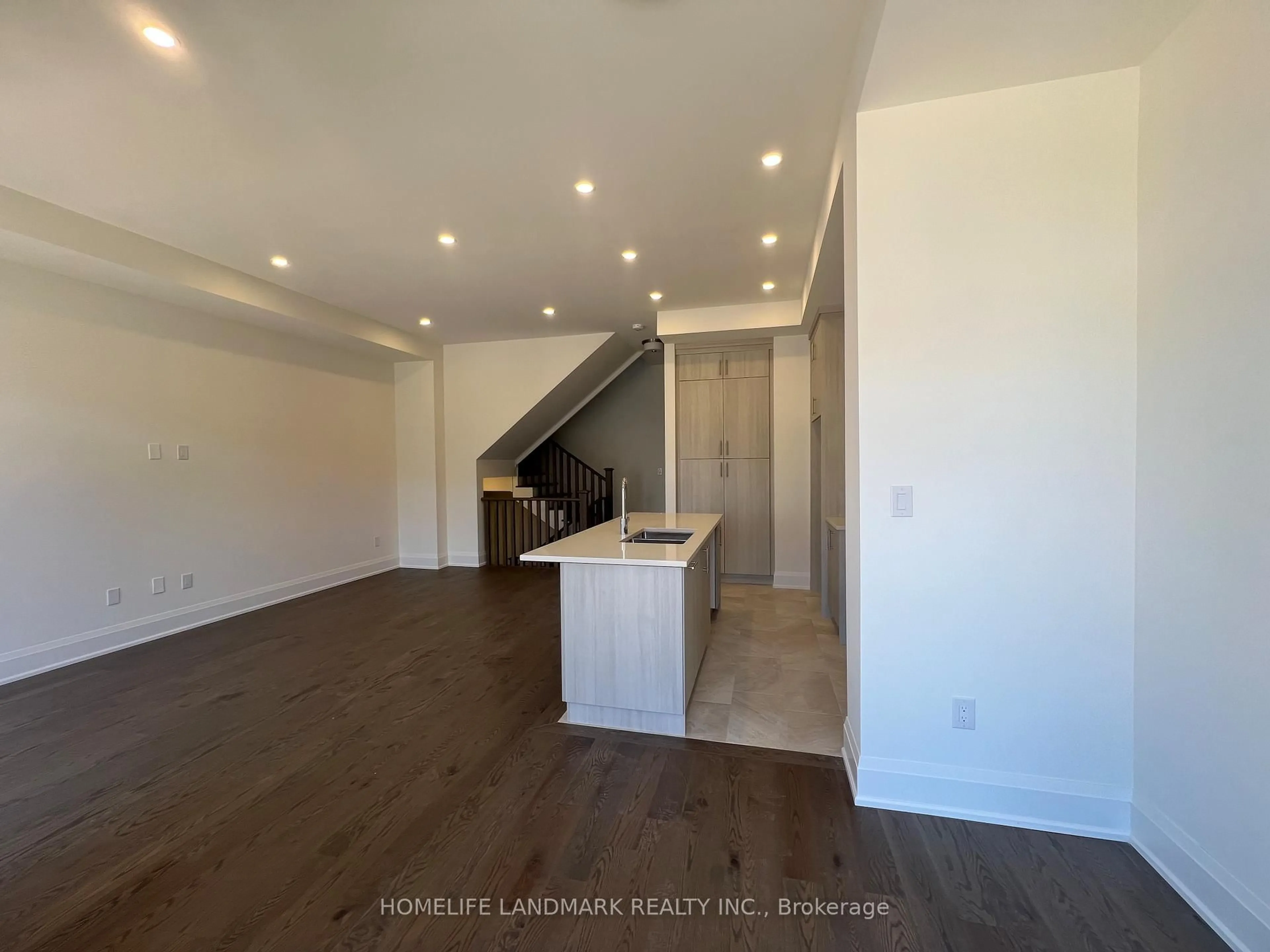 A pic of a room for 3329 Azam Way, Oakville Ontario L6M 5S3
