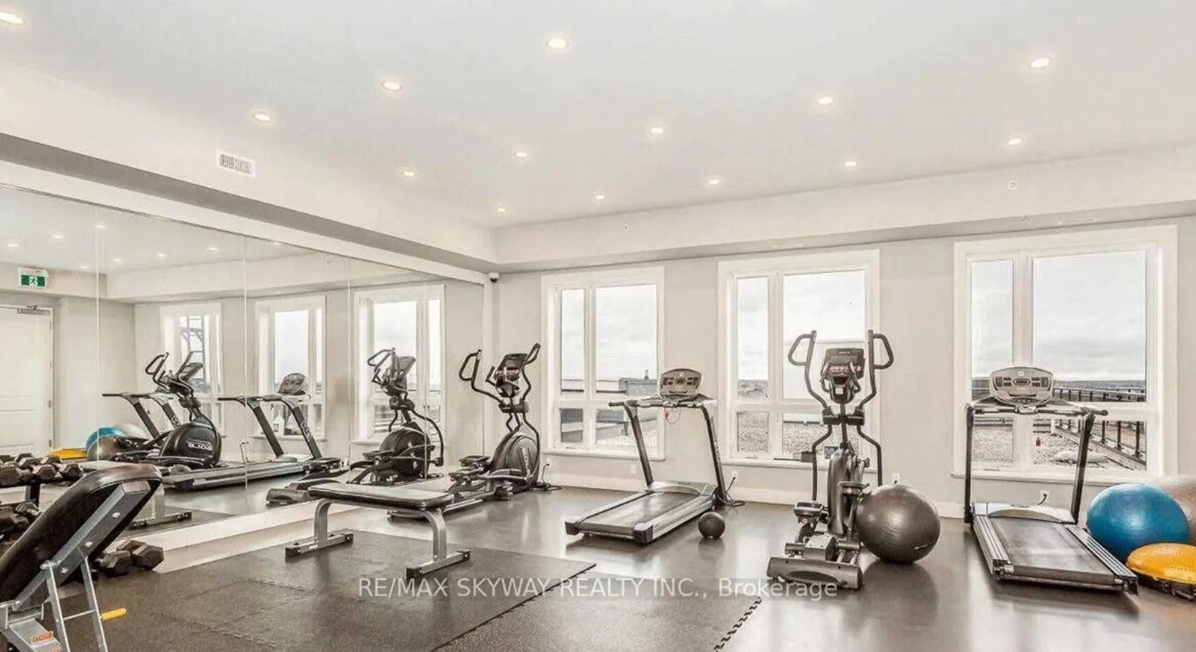 Gym or fitness room for 640 Sauve St #420, Milton Ontario L9T 9A7