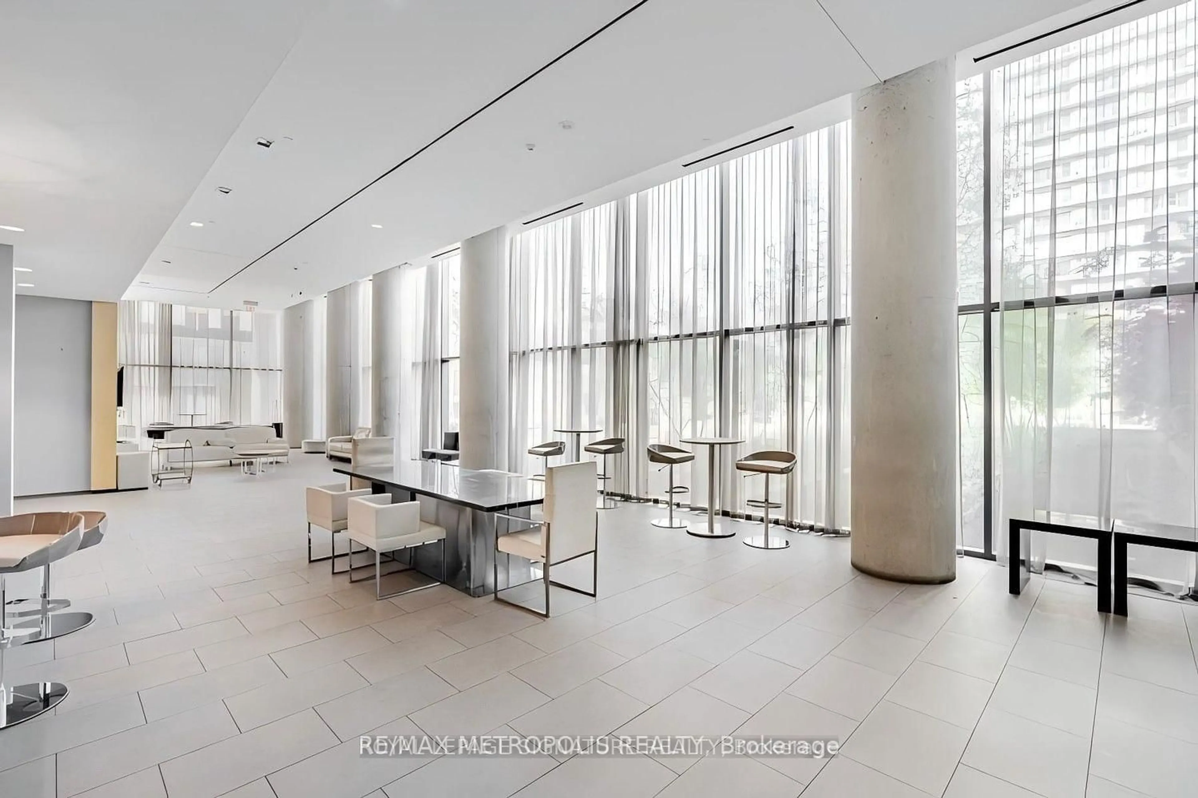 Lobby for 103 The Queensway Ave #1414, Toronto Ontario M6S 5B3