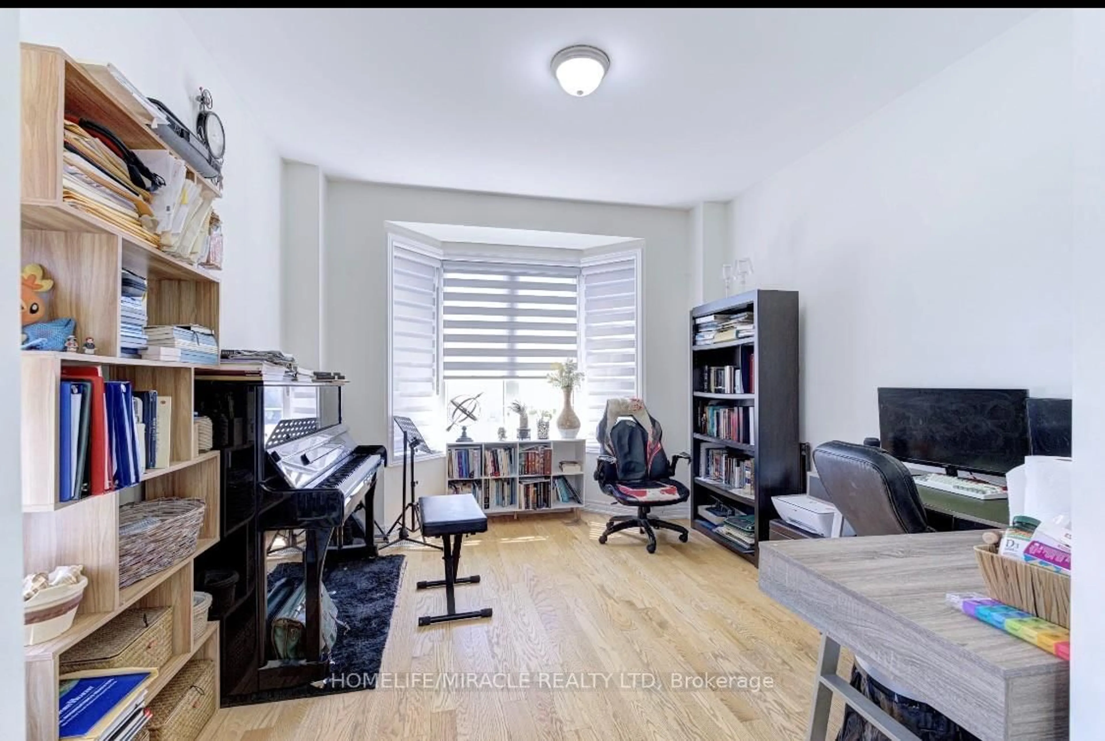 A pic of a room for 566 Brisdale Dr, Brampton Ontario L7A 5J4