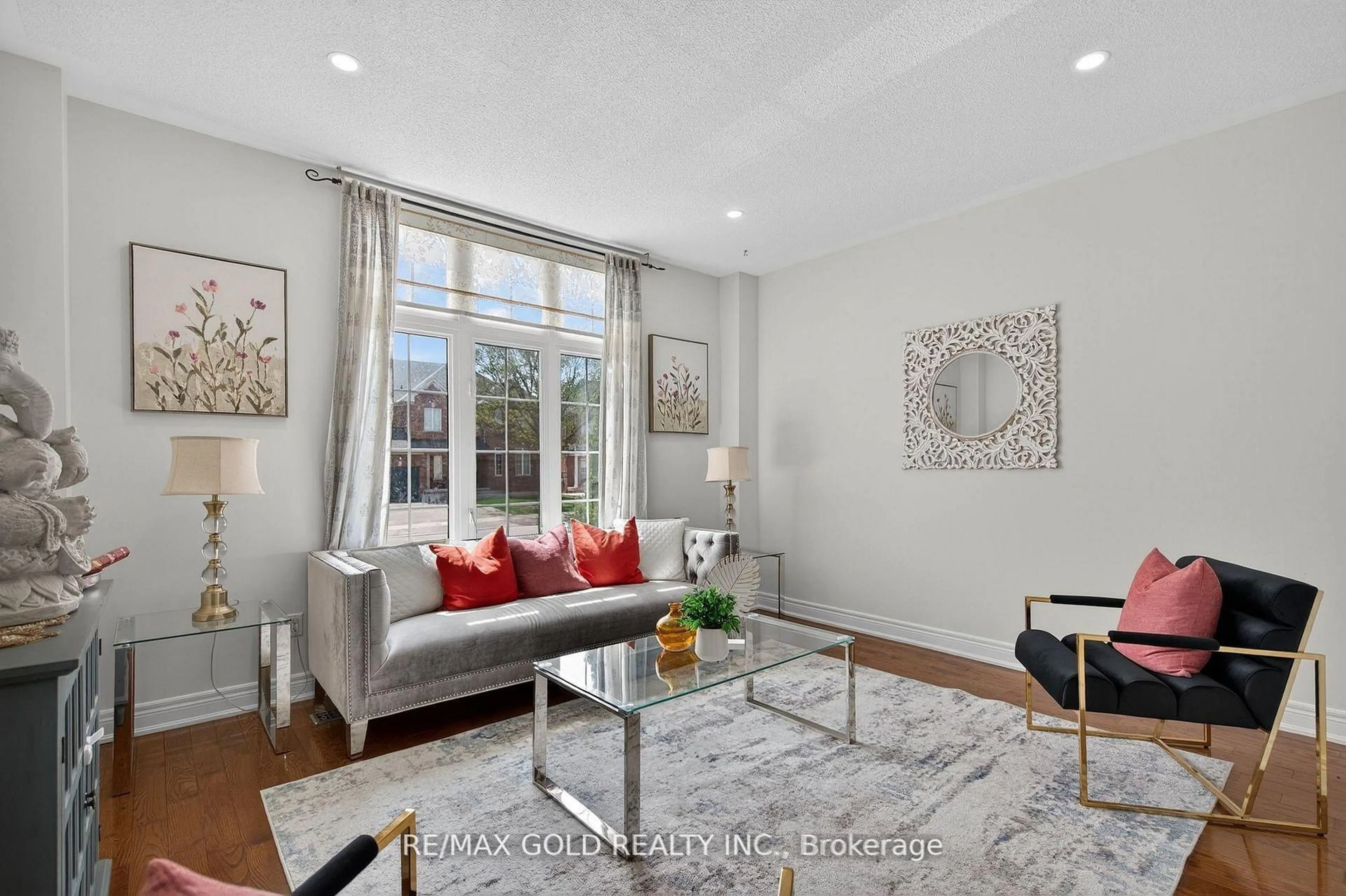 Living room with furniture, unknown for 17 Maisonneuve Blvd, Brampton Ontario L6P 1W8