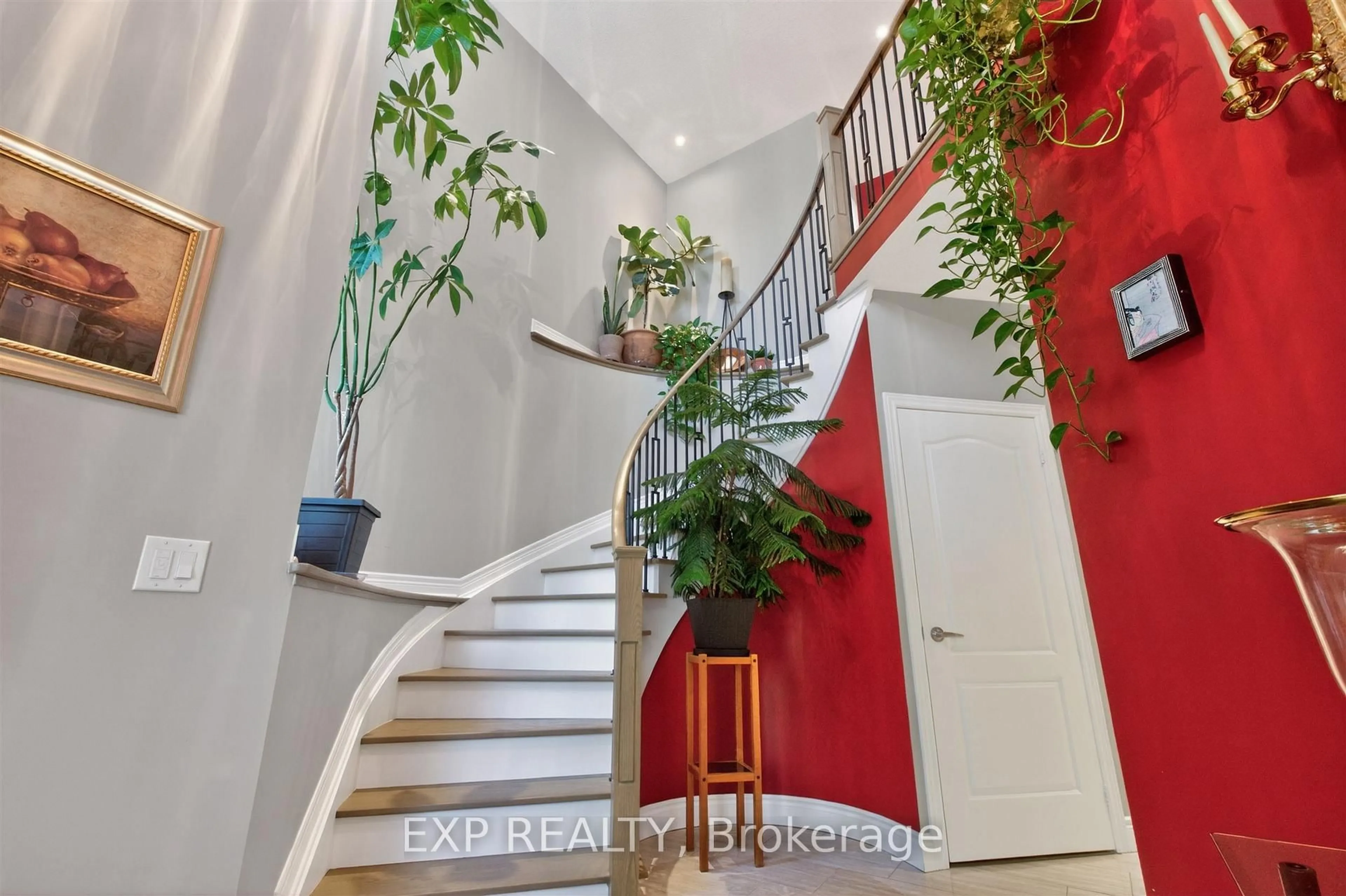 Indoor foyer for 82 Castelli Crt, Caledon Ontario L7E 2T8