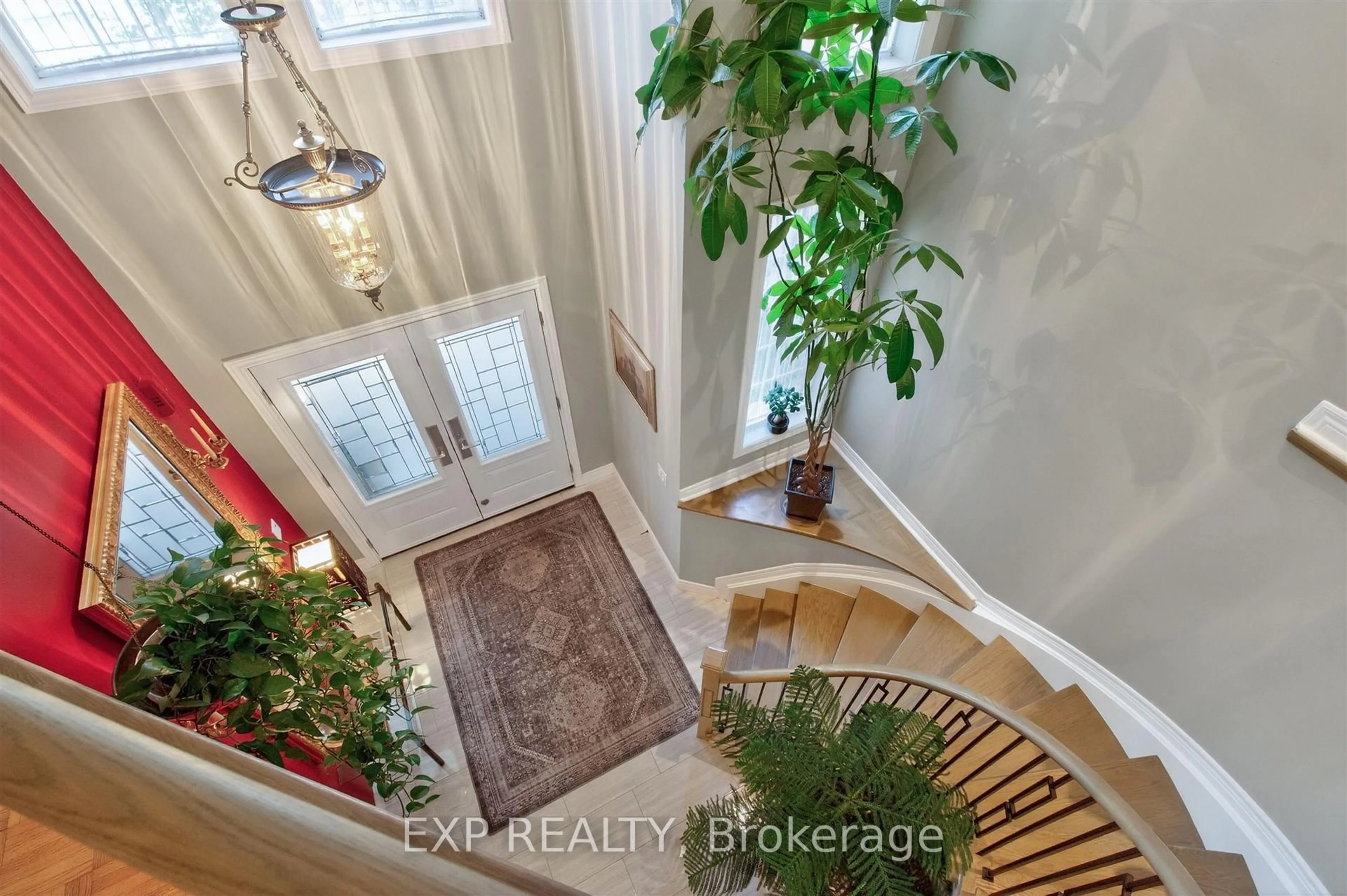 Indoor entryway for 82 Castelli Crt, Caledon Ontario L7E 2T8