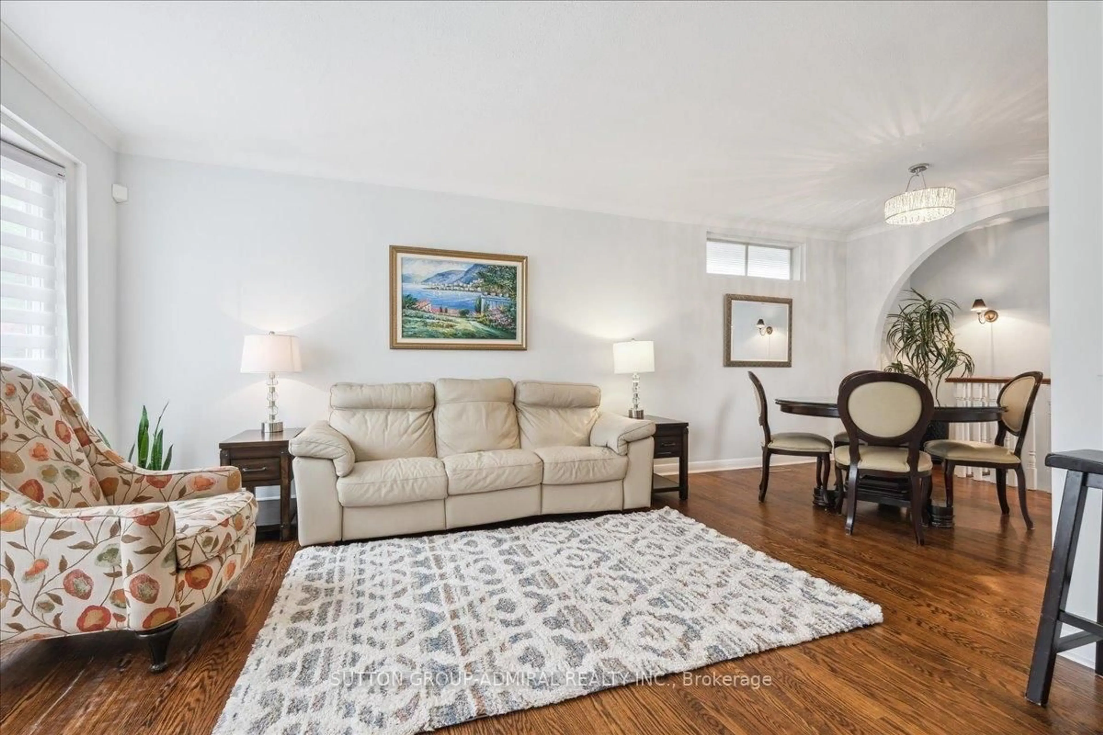 Living room with furniture, unknown for 1864 Hindhead Rd, Mississauga Ontario L5J 1N6