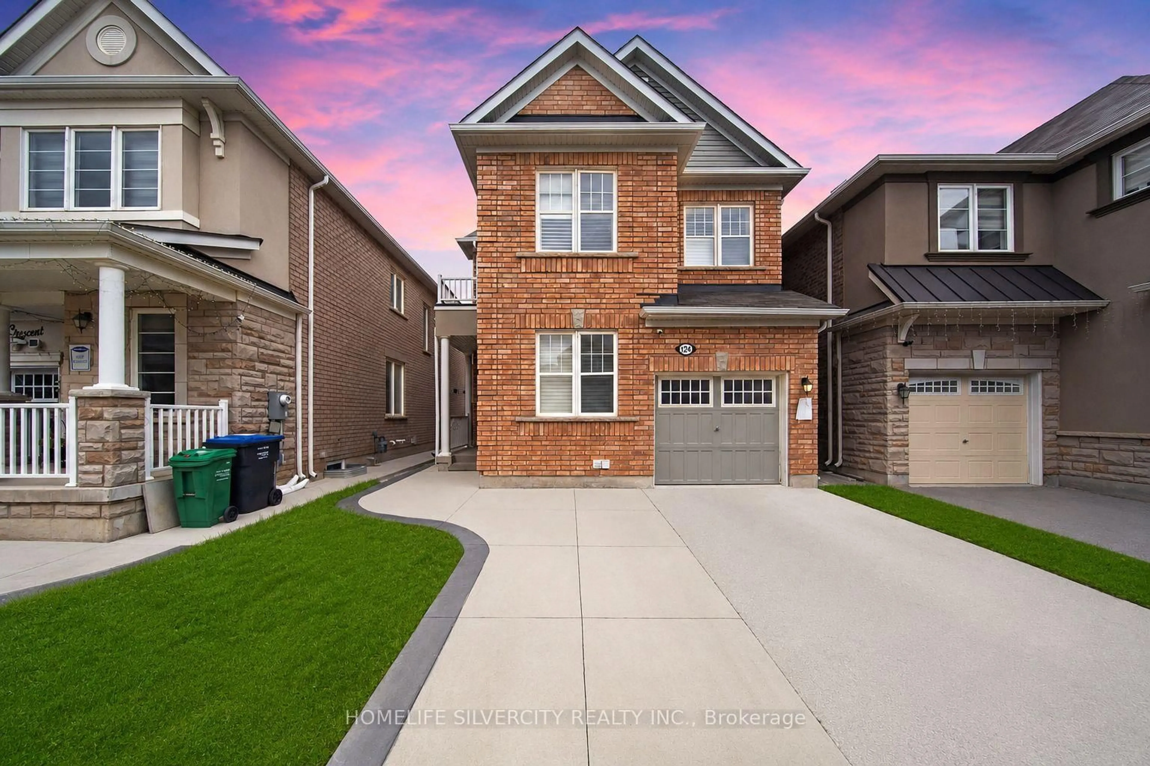 Home with brick exterior material, street for 124 Benhurst Cres, Brampton Ontario L7A 5A5