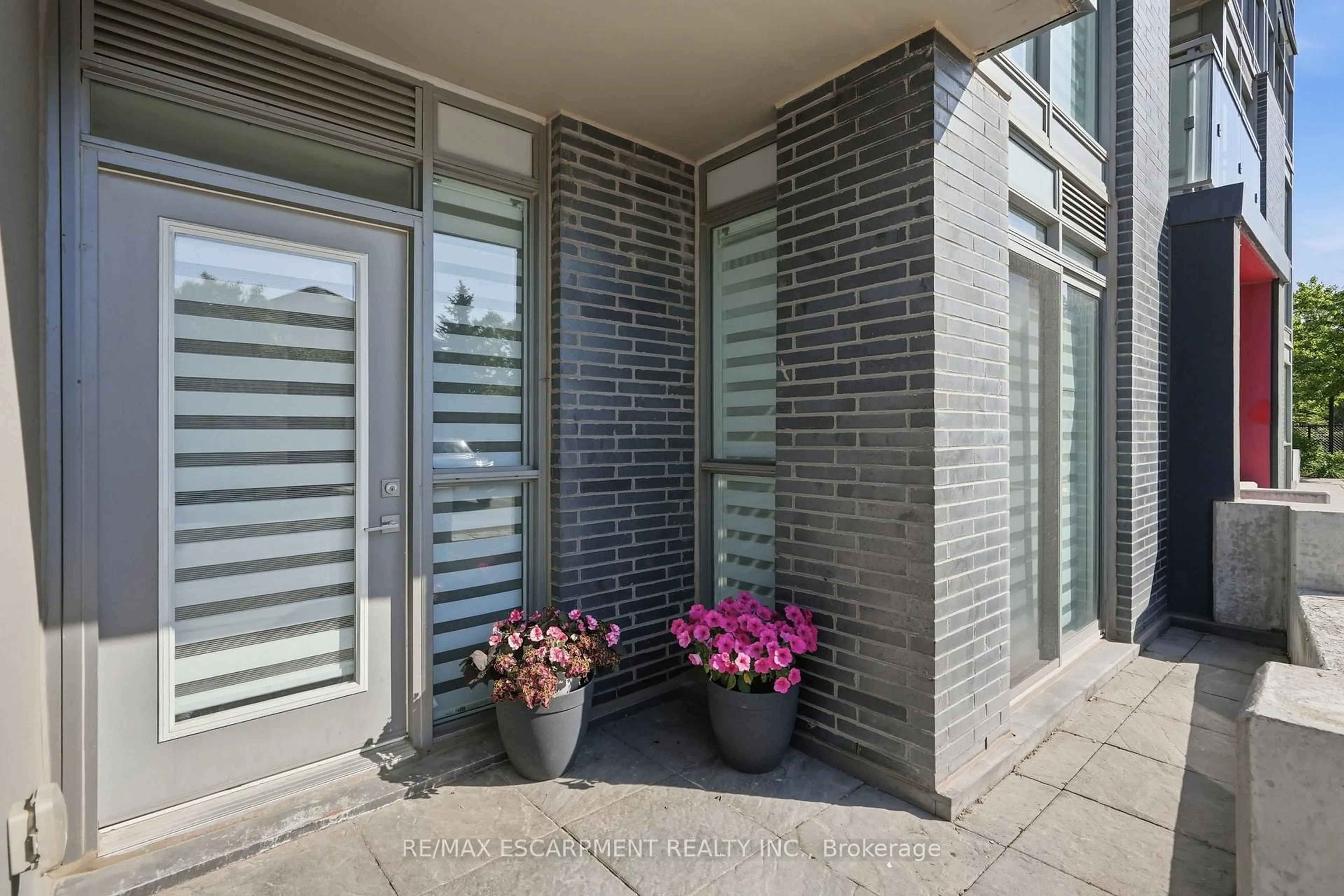 Unknown for 5260 Dundas St #C212, Burlington Ontario L7L 0J7