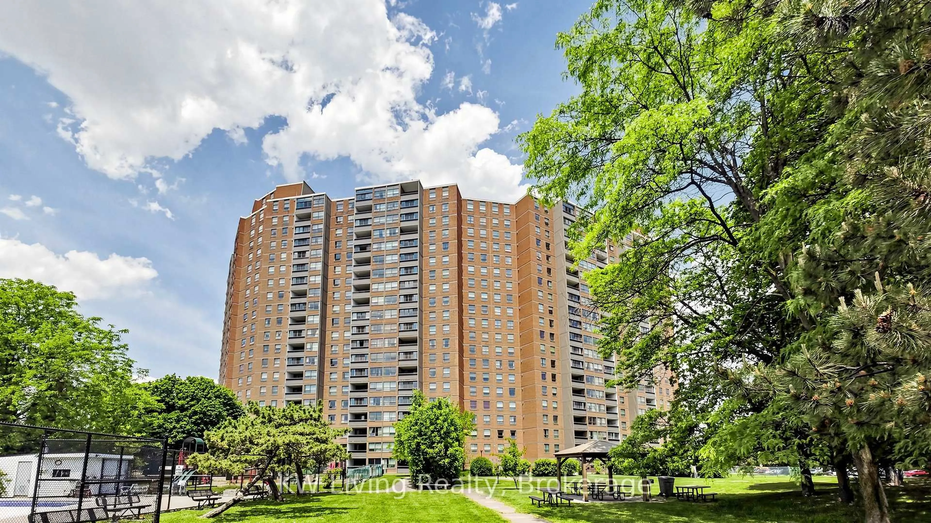 Unknown for 625 The West Mall #804, Toronto Ontario M9C 4W9