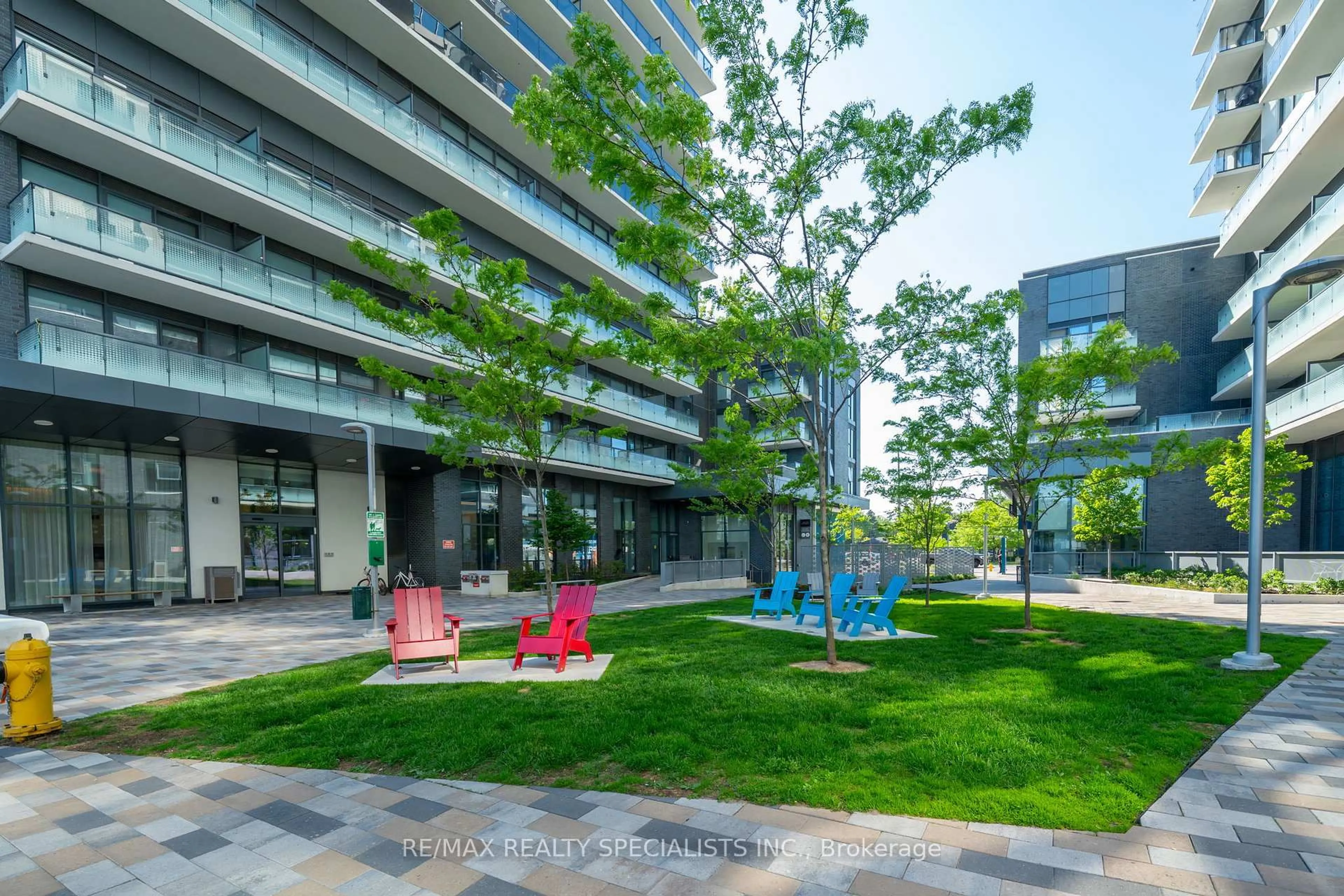 Patio, building for 30 Samuel Wood Way #303, Toronto Ontario M9B 0C9