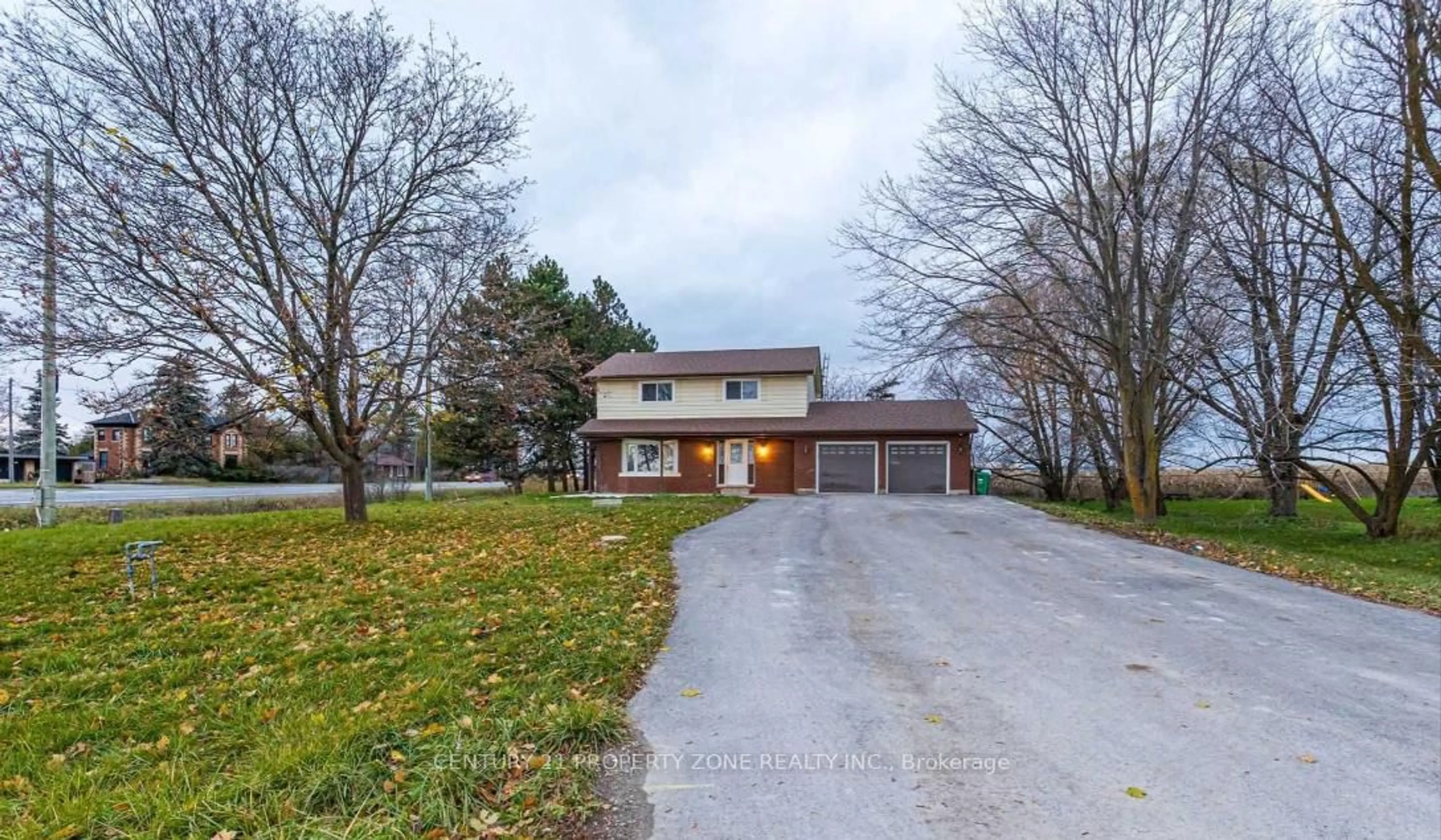 A pic from outside/outdoor area/front of a property/back of a property/a pic from drone, street for 3016 Boston Mills Rd, Caledon Ontario L7C 1R7