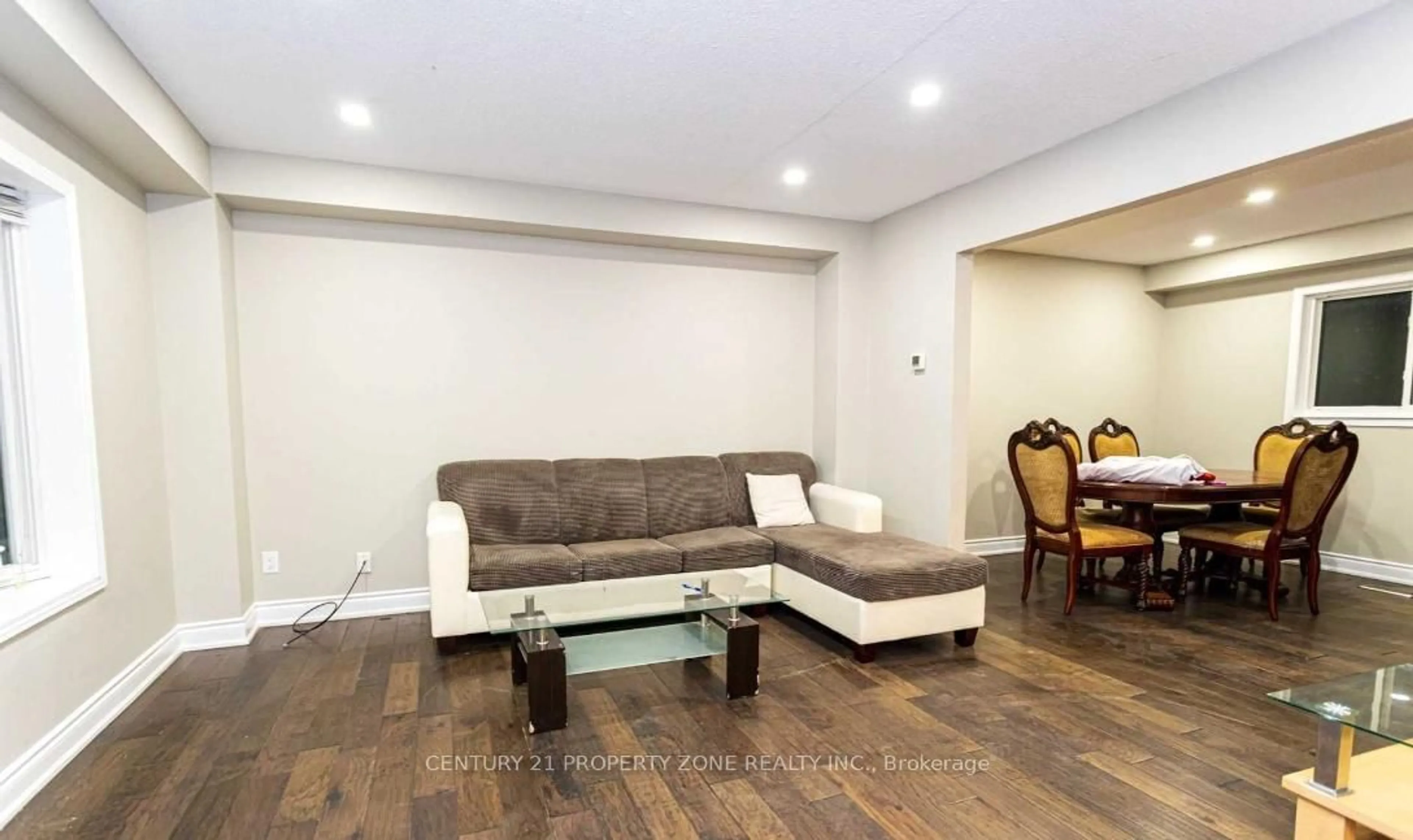 Living room with furniture, wood/laminate floor for 3016 Boston Mills Rd, Caledon Ontario L7C 1R7
