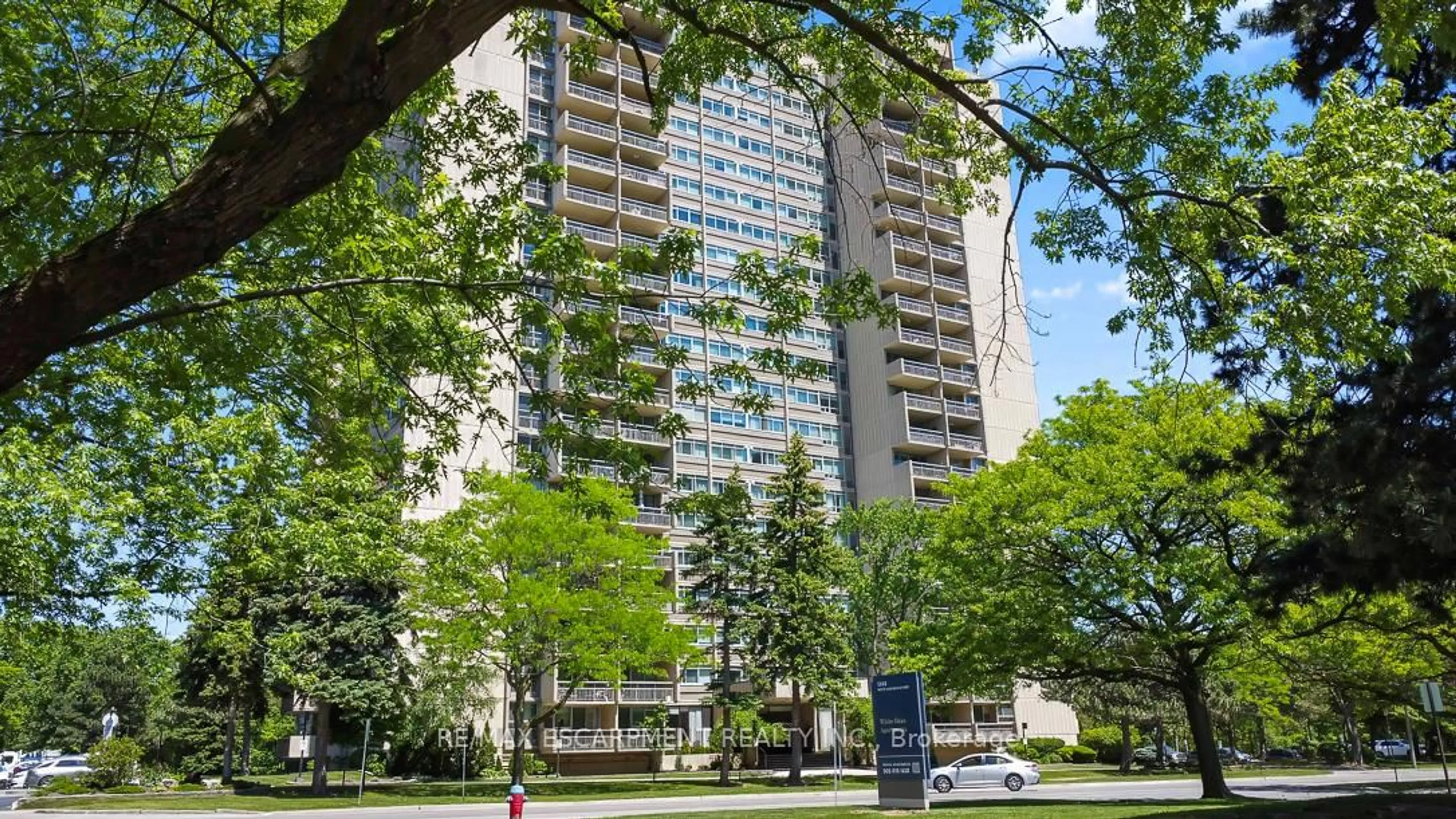 Patio, unknown for 1359 White Oaks Blvd #1401, Oakville Ontario L6H 2R8