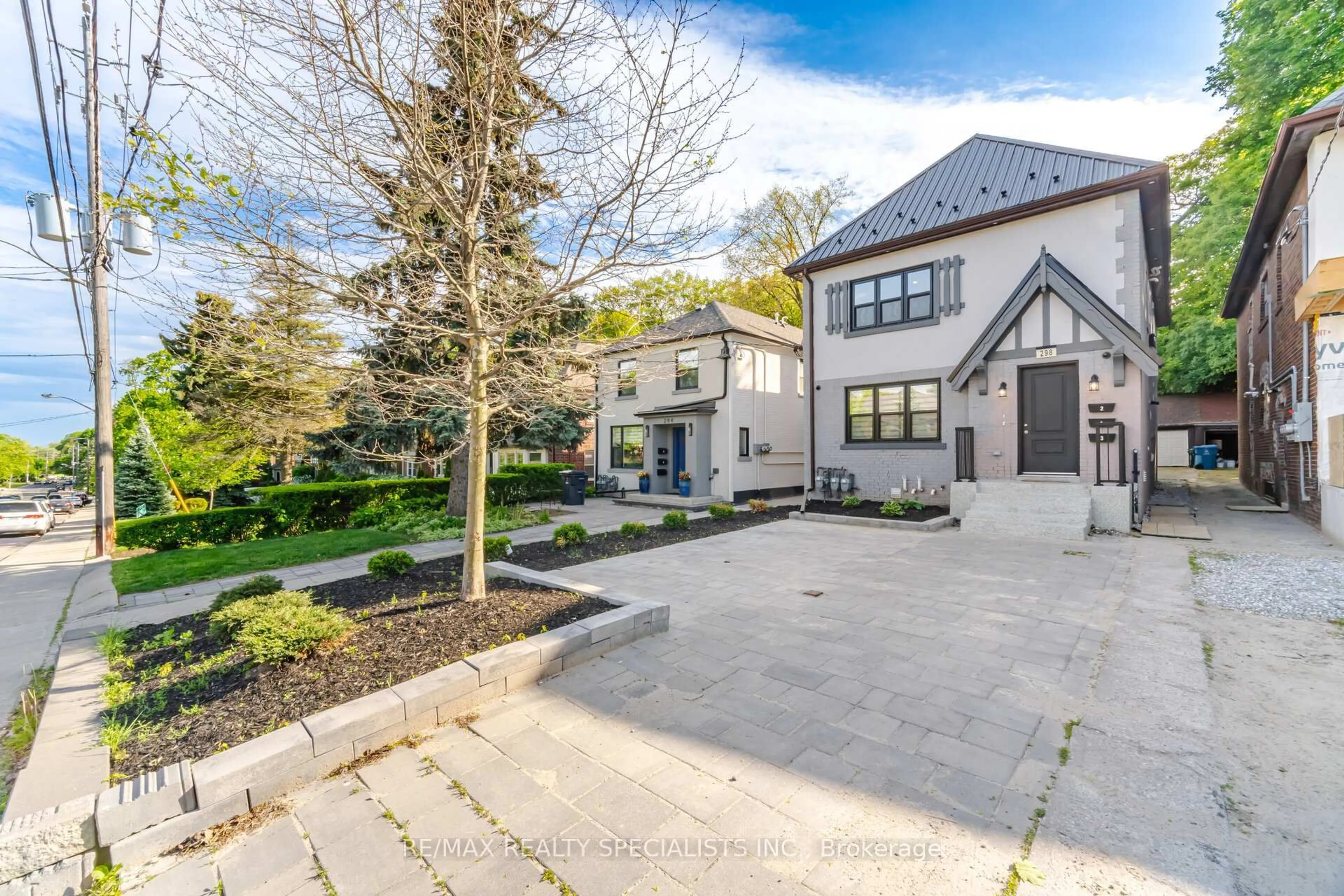 Unknown for 298 South Kingsway, Toronto Ontario M6S 3T9