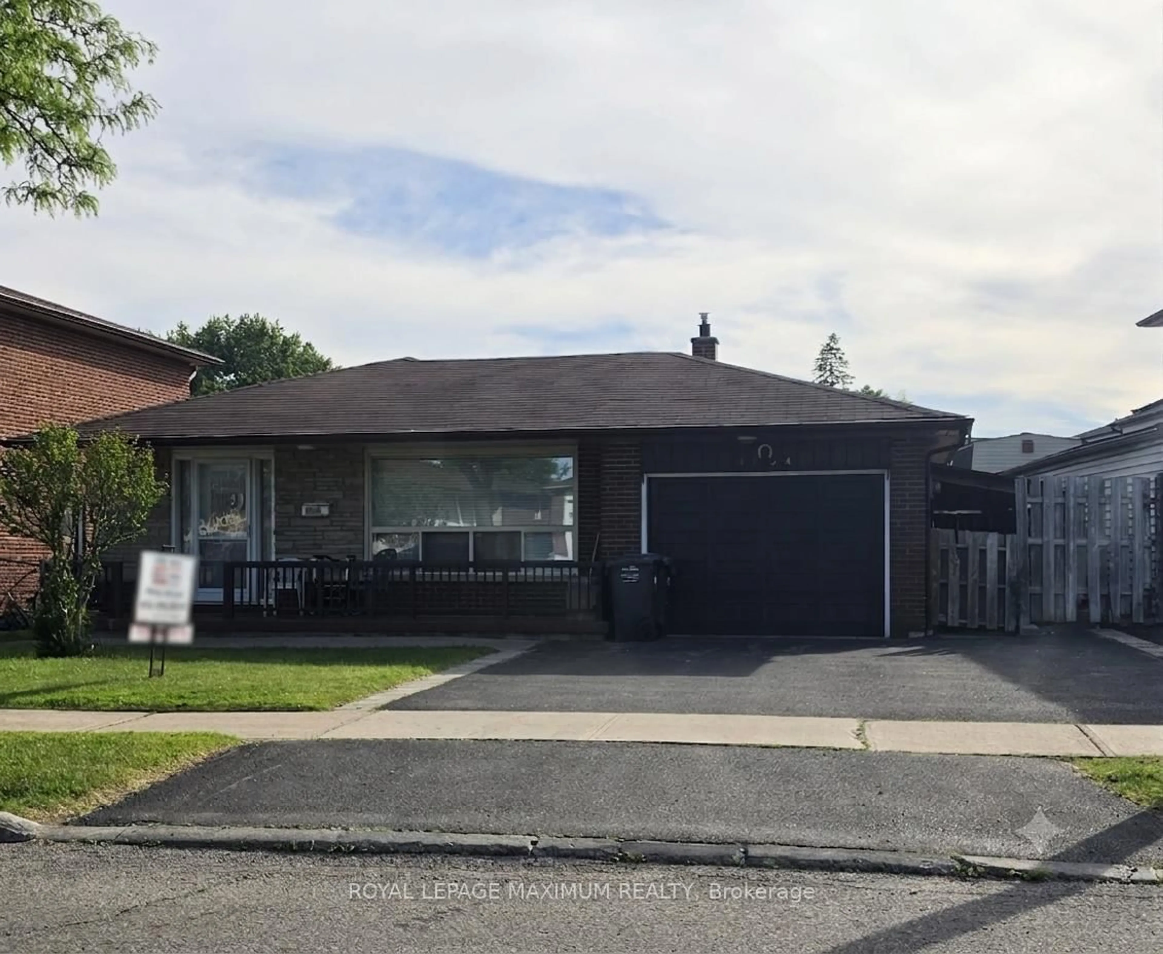 Unknown for 4254 Brandon Gate Dr, Mississauga Ontario L4T 3K4
