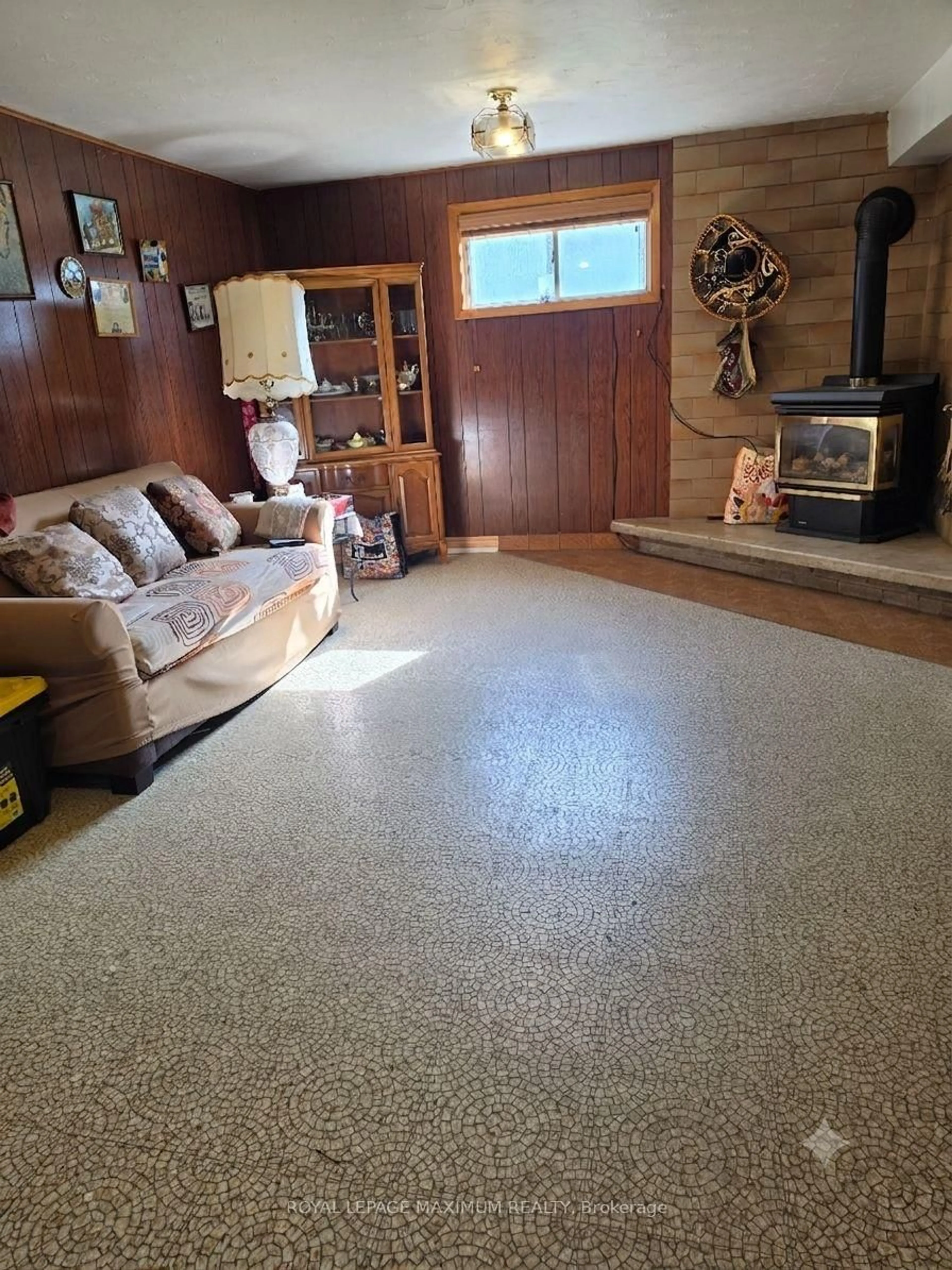 A pic of a room for 4254 Brandon Gate Dr, Mississauga Ontario L4T 3K4