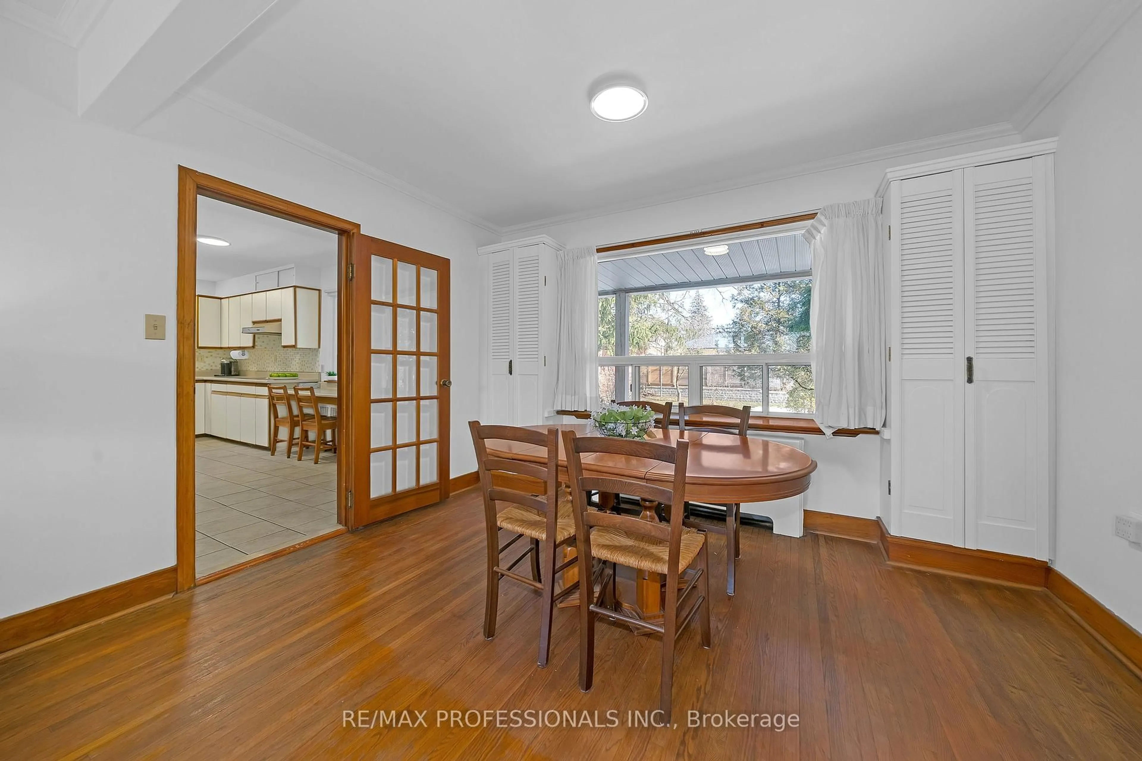 Dining room, wood/laminate floor for 29 Tremont Rd, Toronto Ontario M9B 3X3