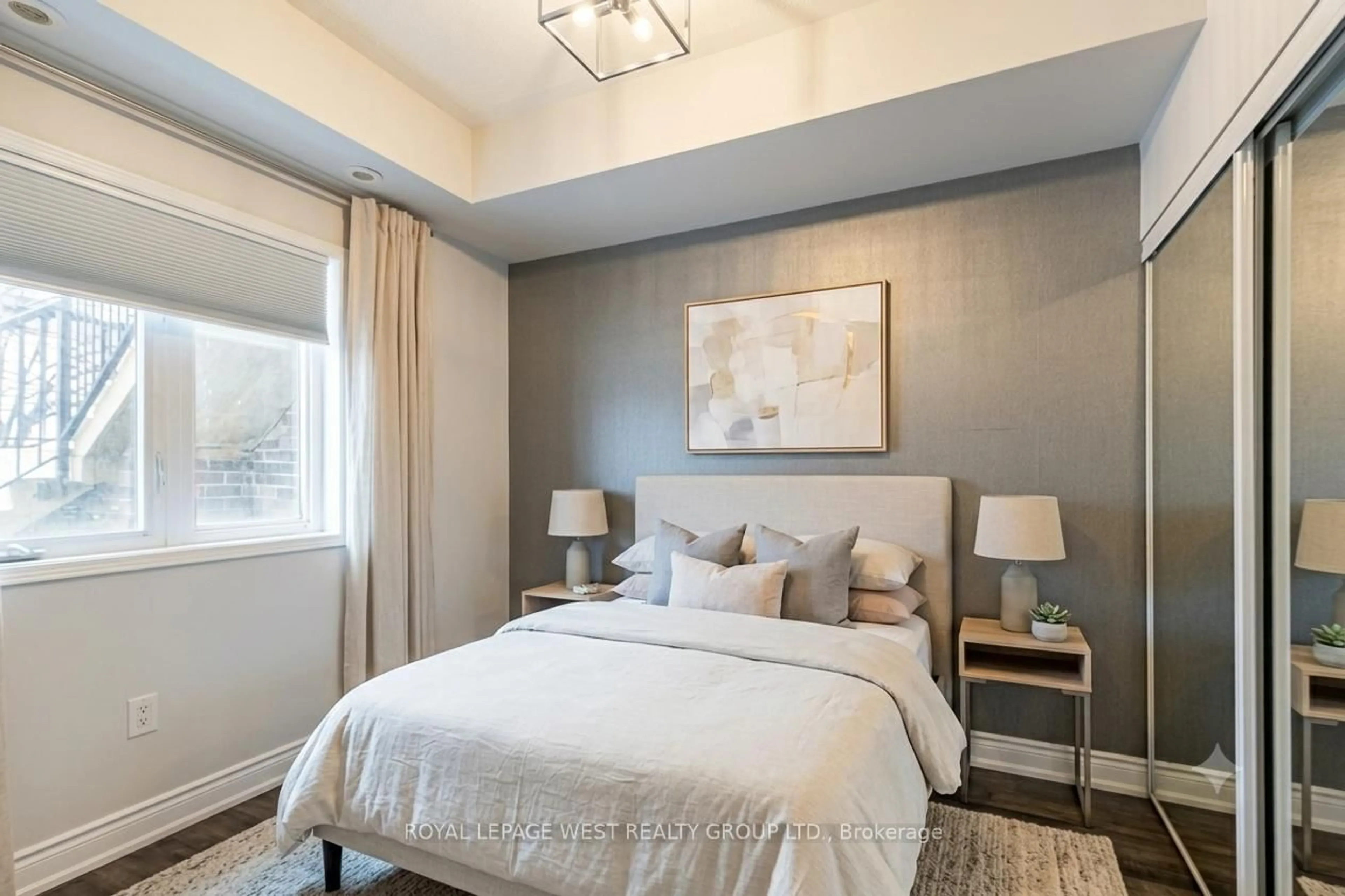 Bedroom with bed, unknown for 5035 Oscar Peterson Blvd, Mississauga Ontario L5M 0P4