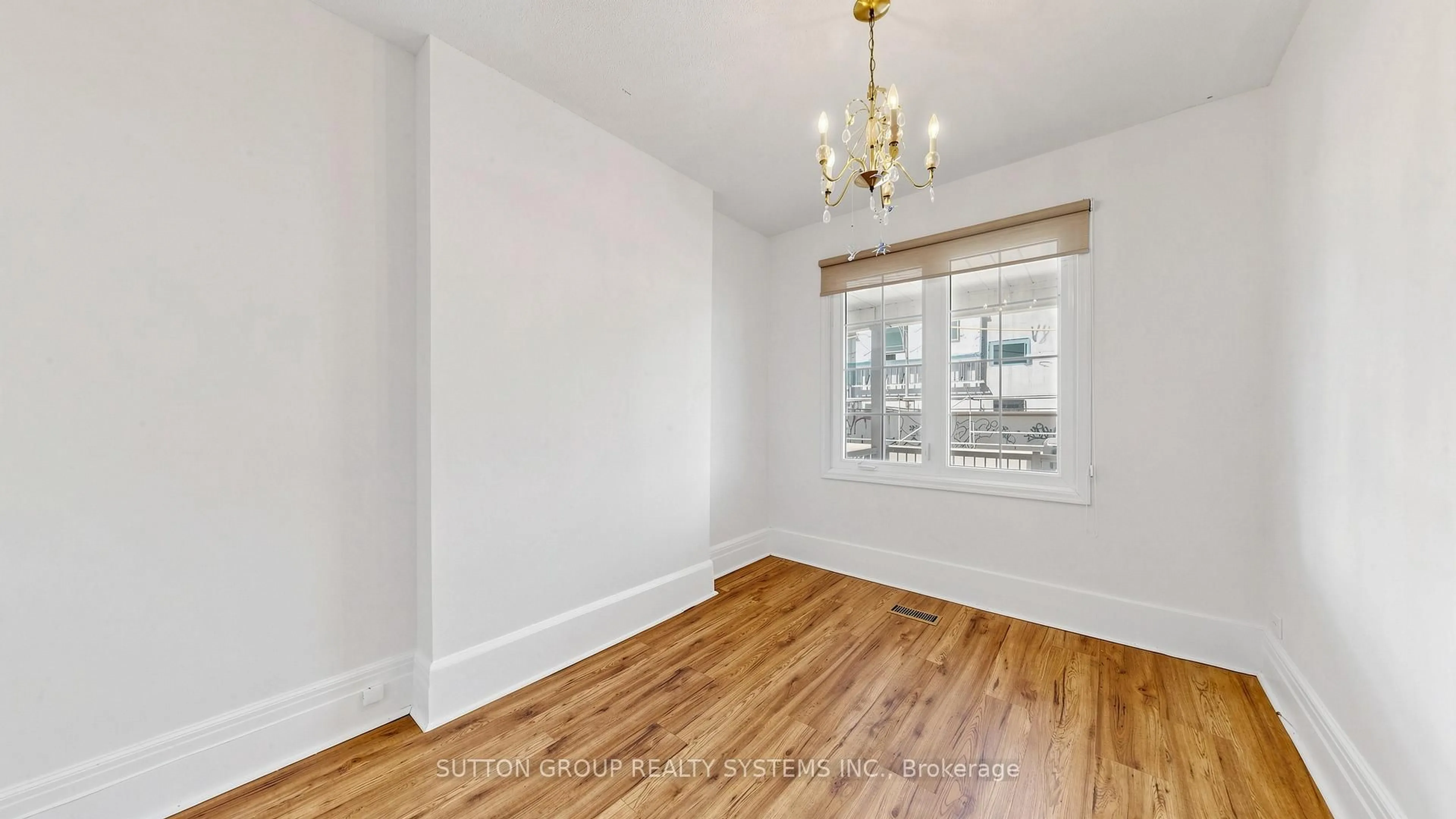 A pic of a room for 799 Lansdowne Ave, Toronto Ontario M6H 3Z1