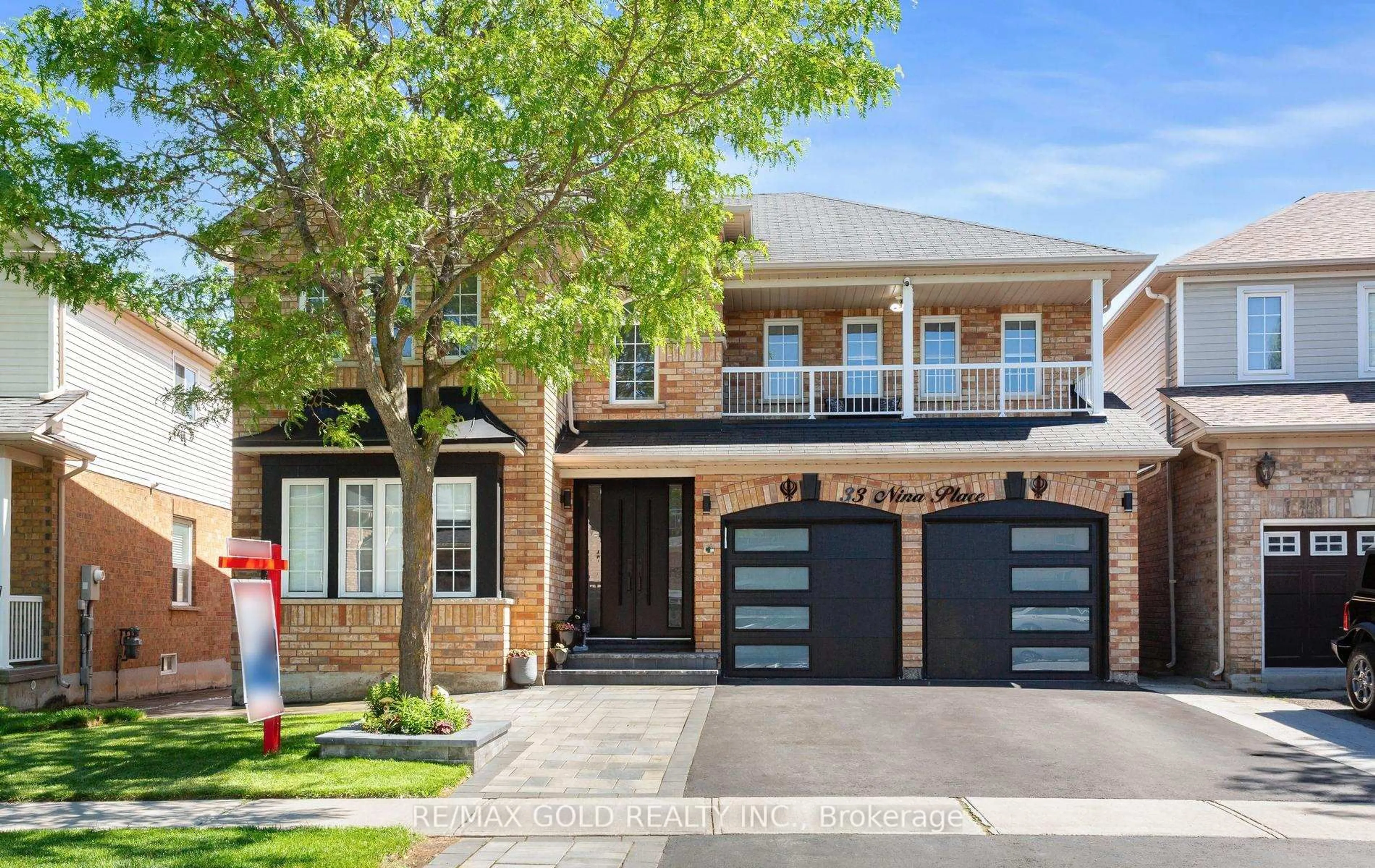 Home with brick exterior material, street for 33 Nina Pl, Brampton Ontario L7A 2E1