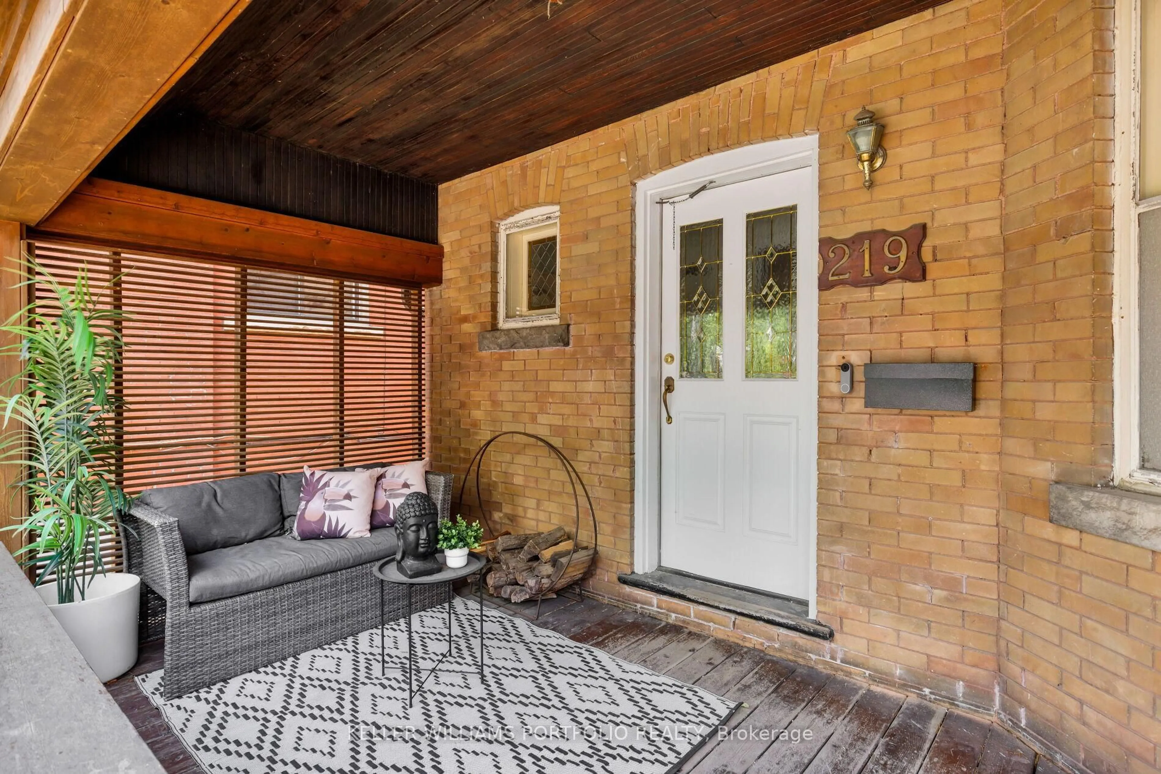 Patio, street for 219 Howard Park Ave, Toronto Ontario M6R 1V9