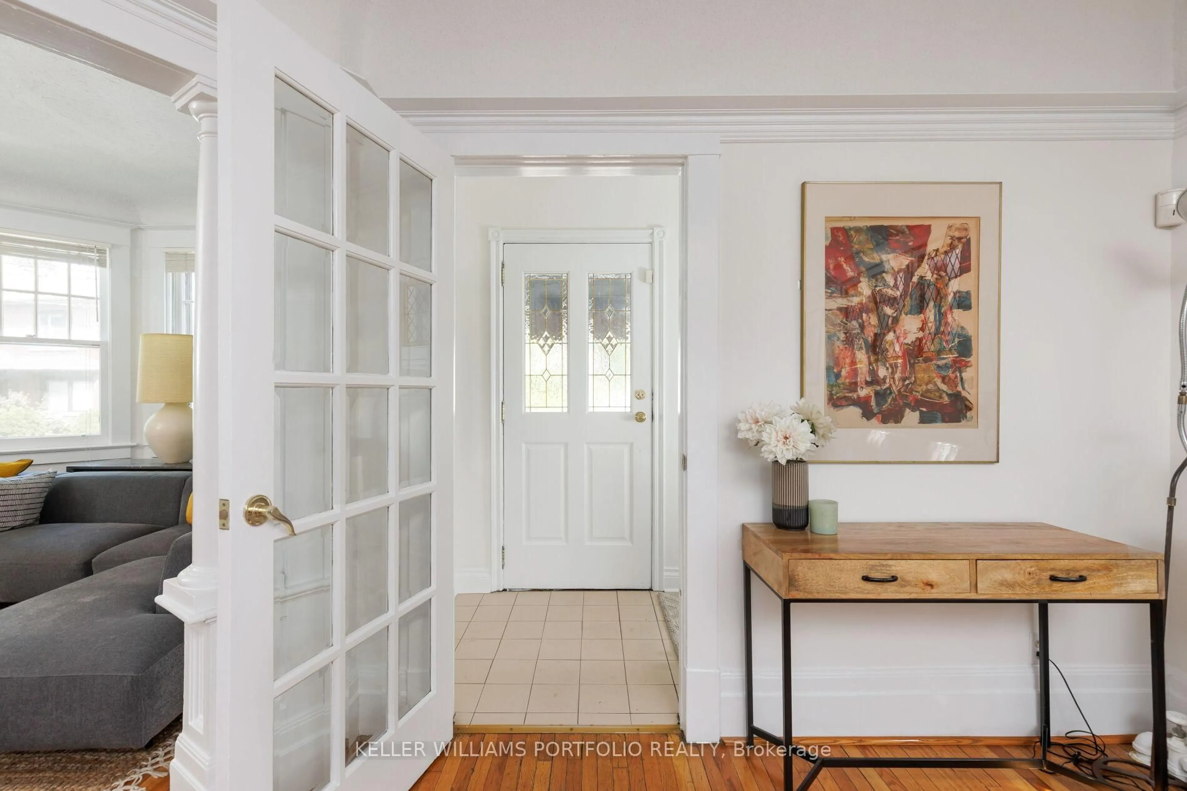 Indoor entryway for 219 Howard Park Ave, Toronto Ontario M6R 1V9