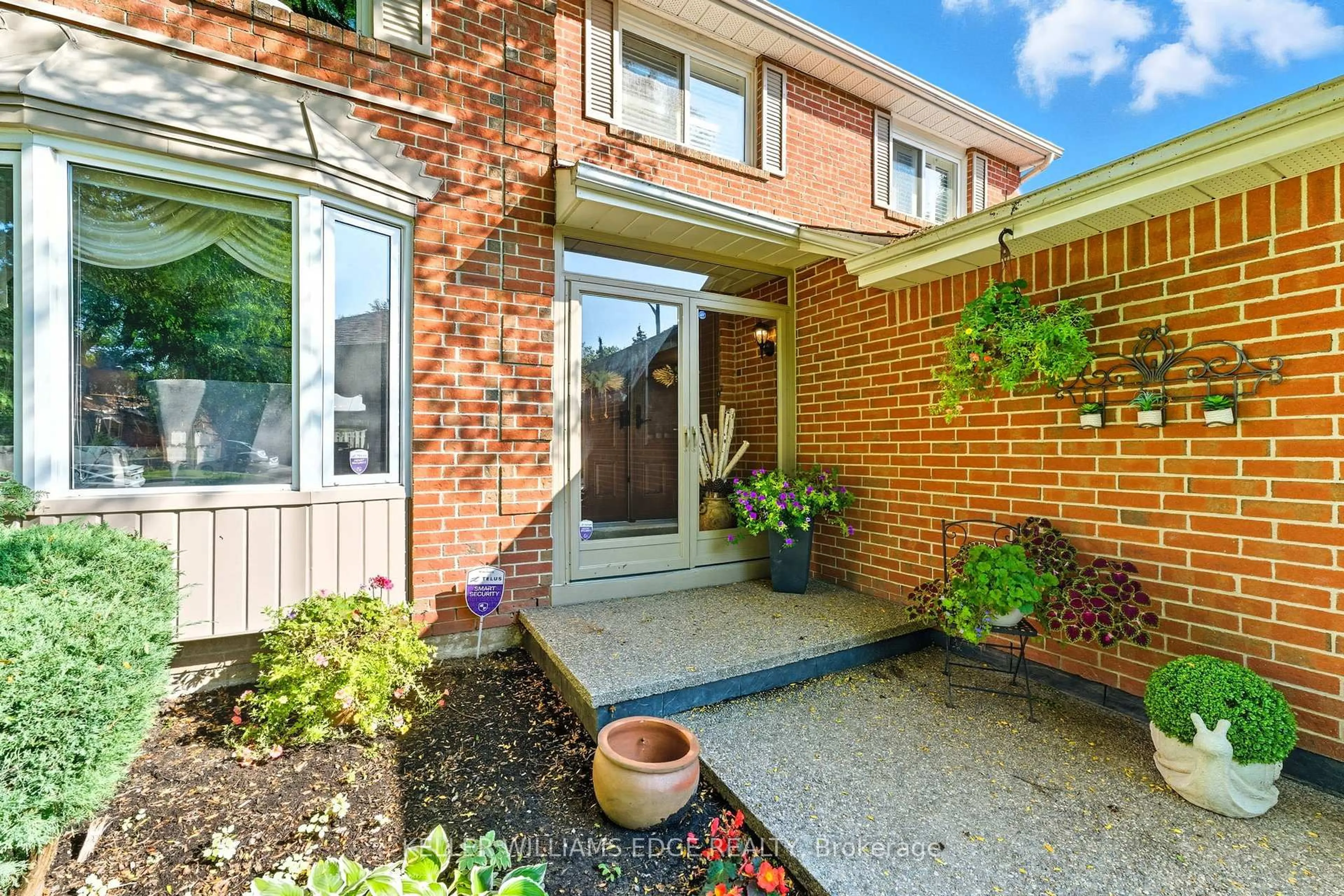 Home with brick exterior material, street for 3043 Vanderbilt Rd, Mississauga Ontario L5N 4W8