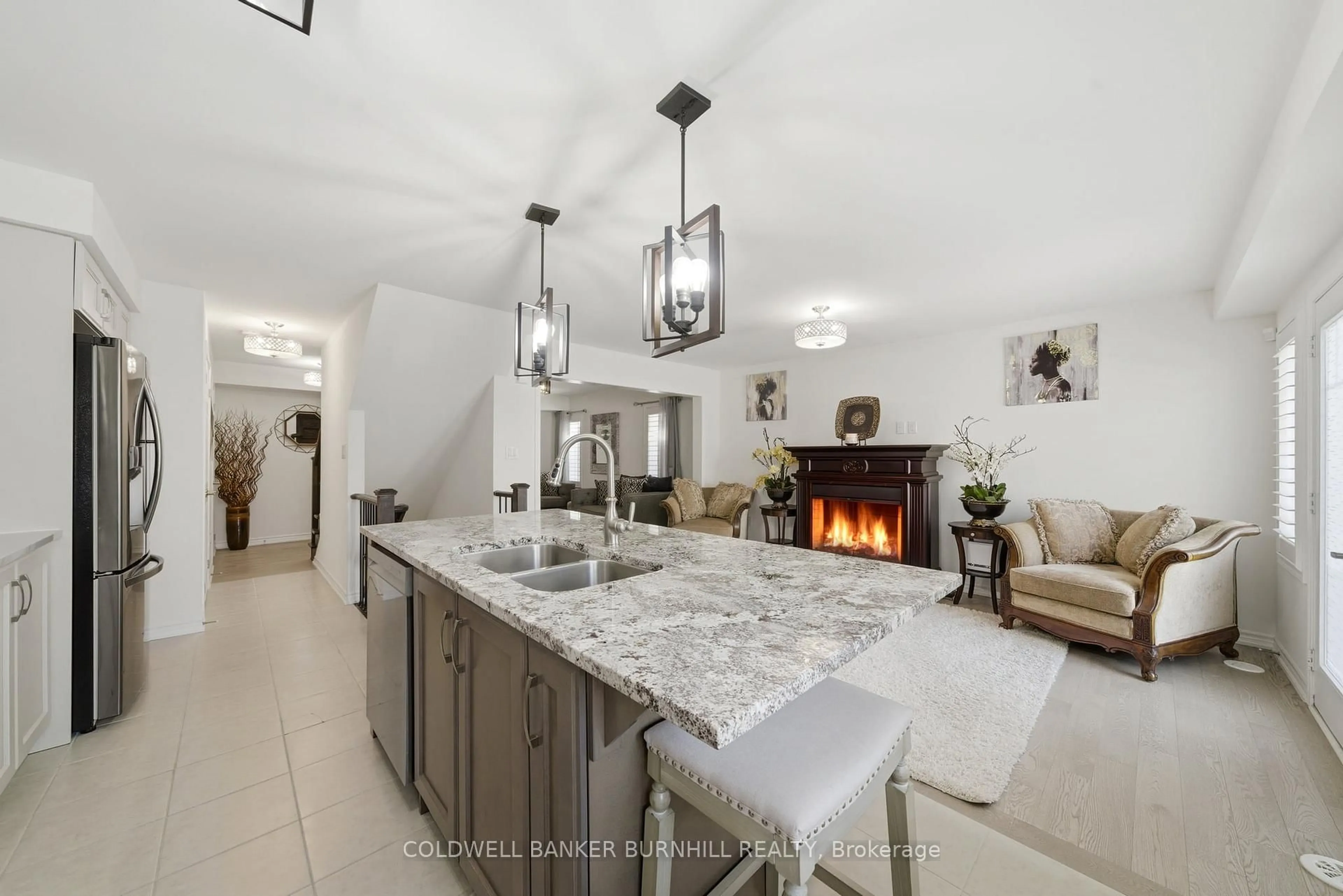 Open concept kitchen, ceramic/tile floor for 1222 Rose Way #11, Milton Ontario L9E 1P1