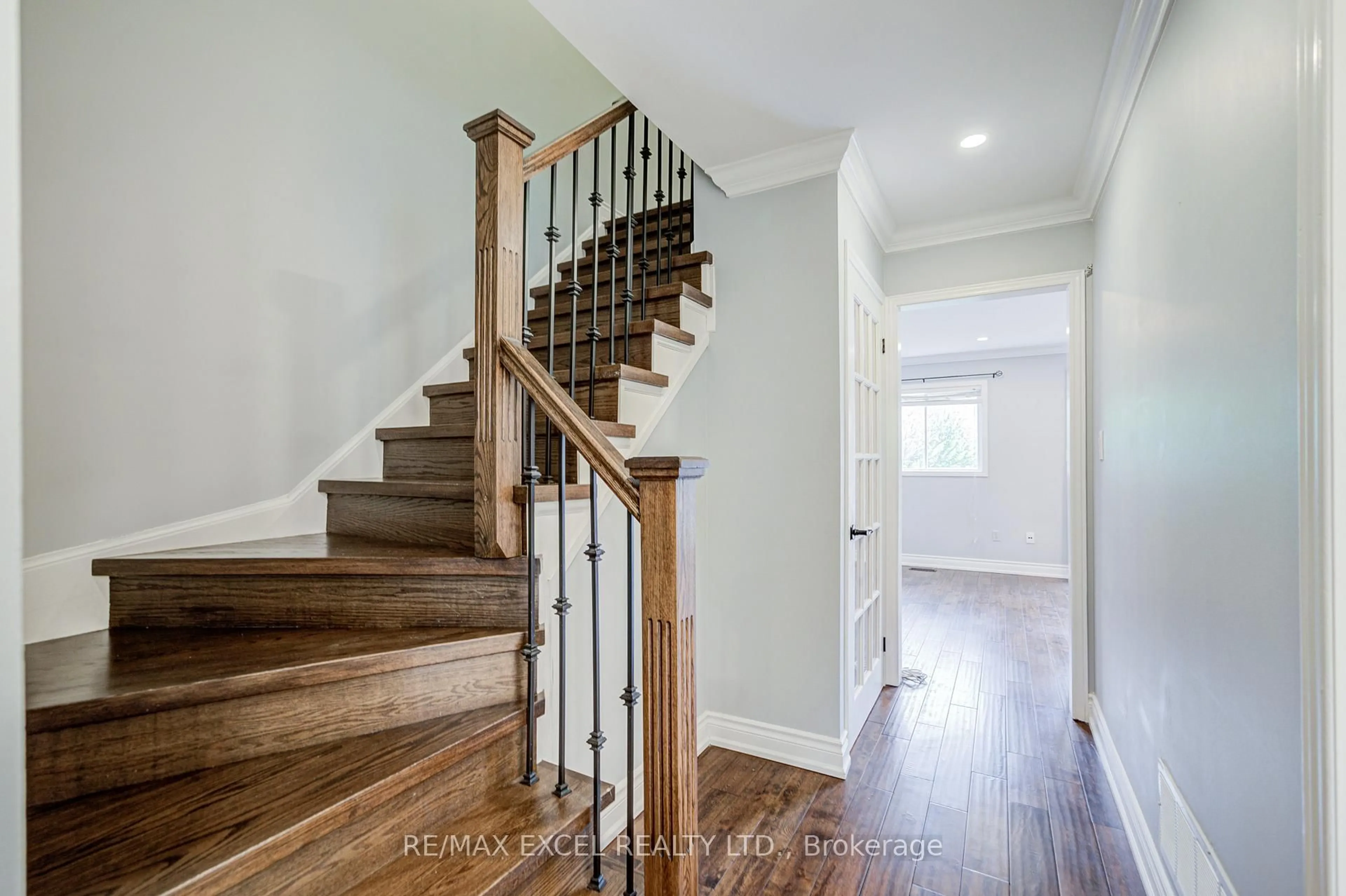 Unknown for 7025 Dunrobin Way, Mississauga Ontario L5N 6Y4
