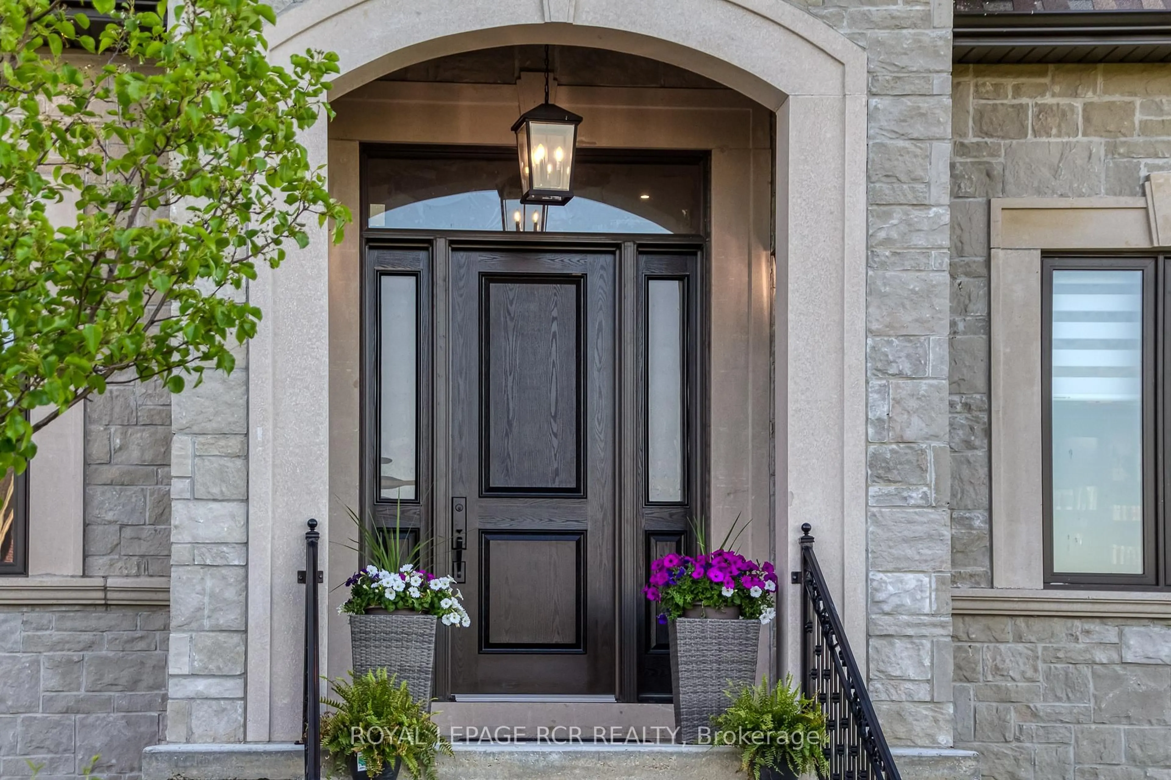 Indoor entryway for 166 Logan Rd, Caledon Ontario L7E 3P4