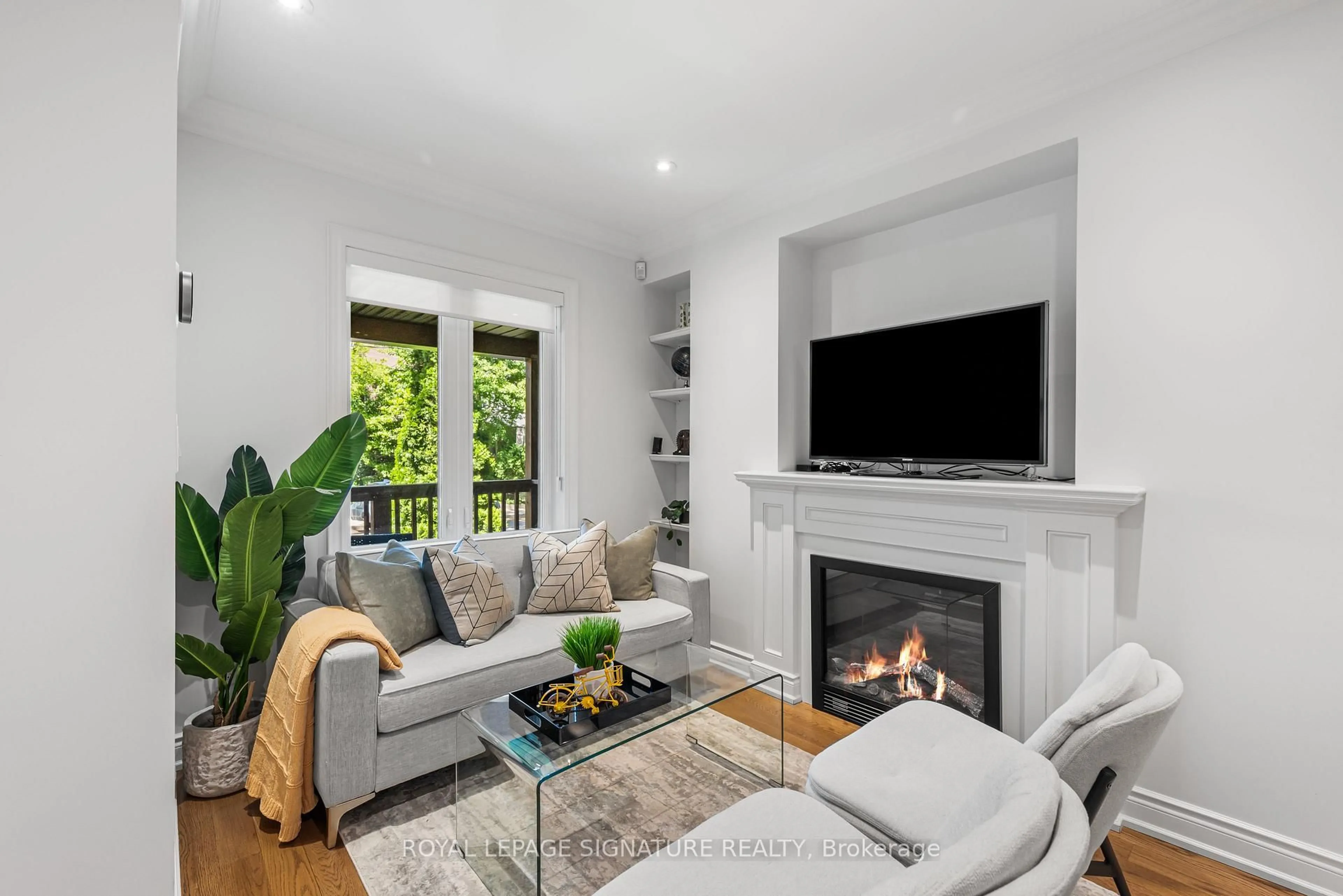 Living room with furniture, unknown for 79 Pendrith St, Toronto Ontario M6G 1R8
