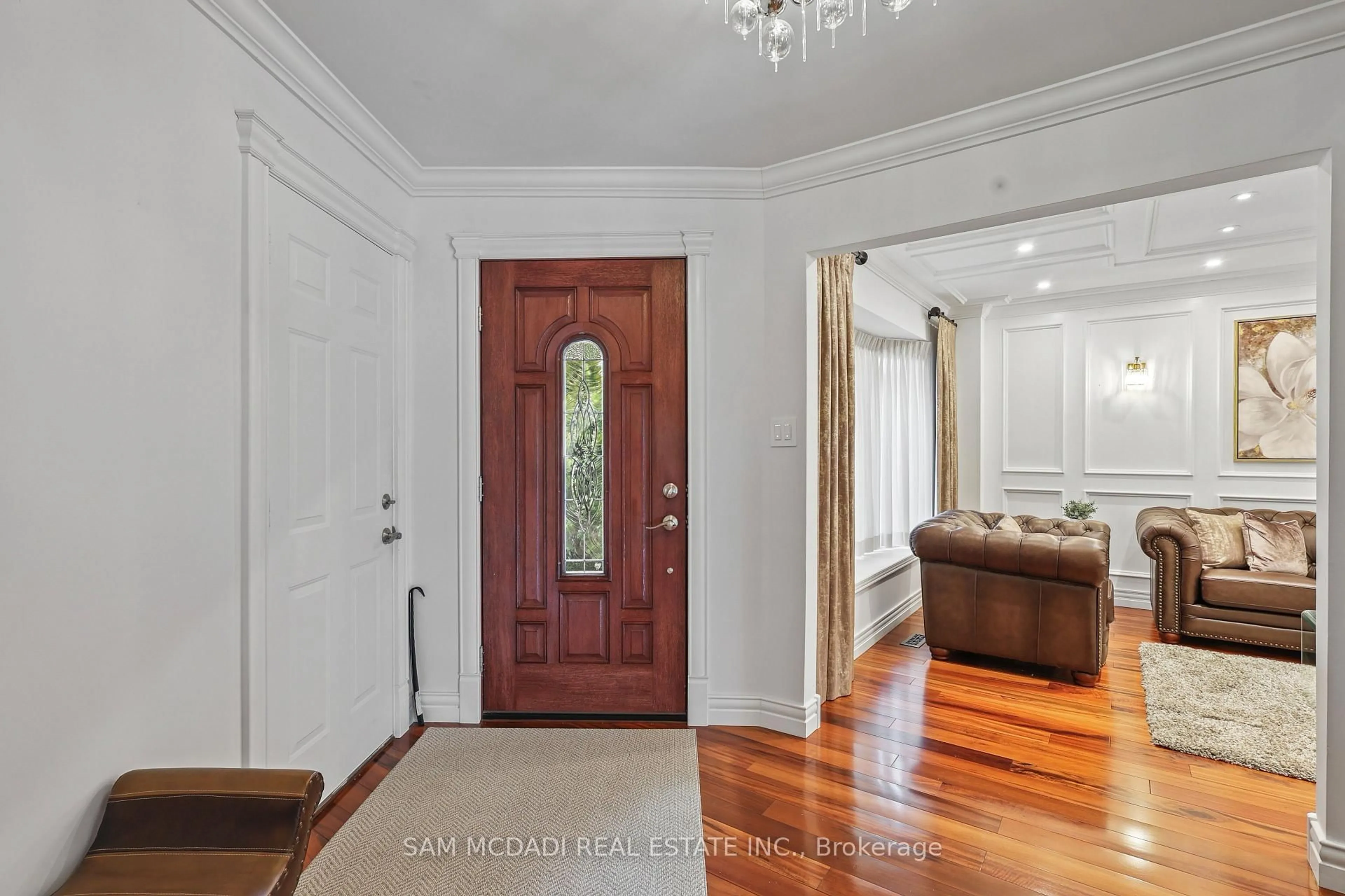 Indoor entryway for 4120 Prince George Ave, Mississauga Ontario L4Z 2V1