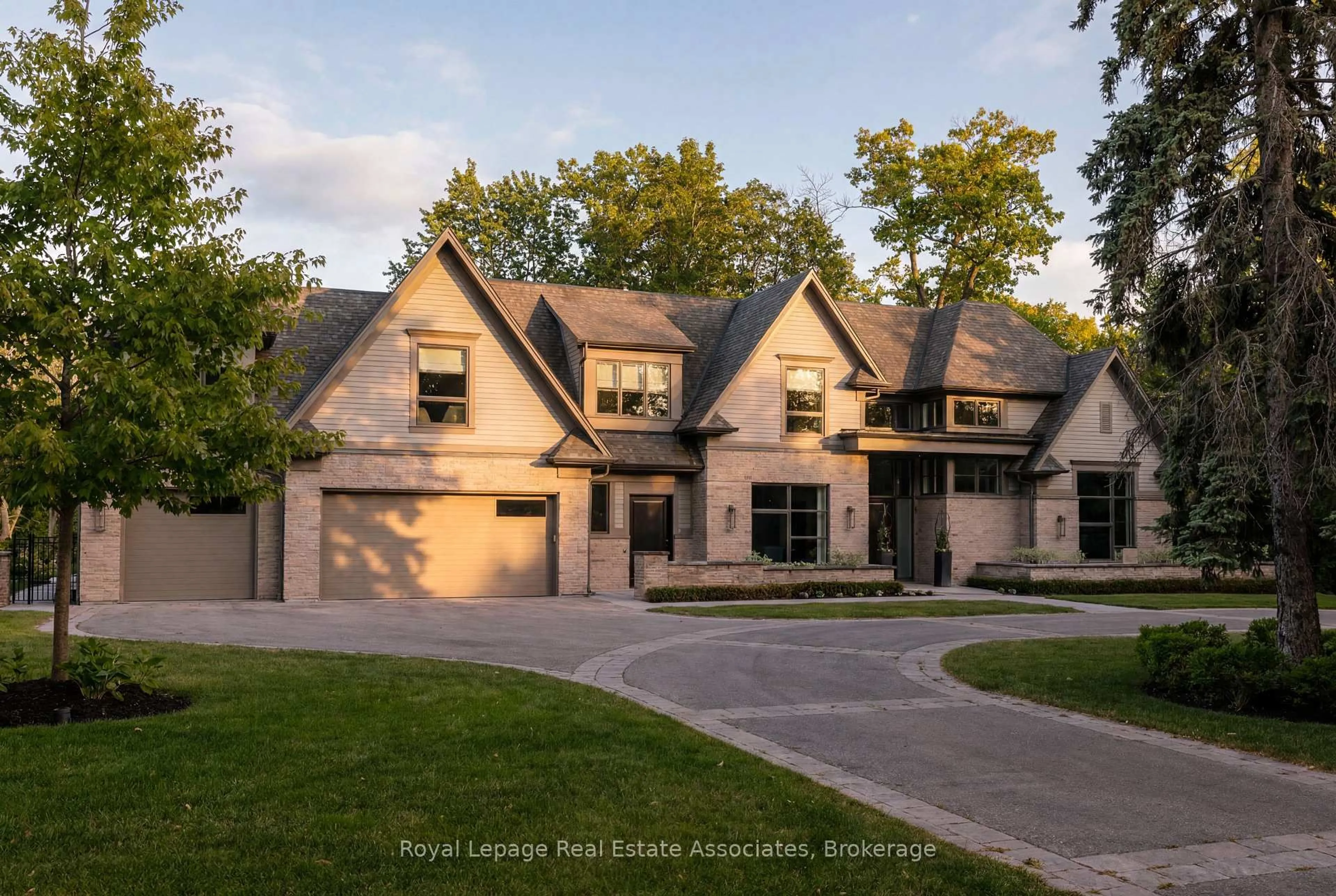 Home with brick exterior material, street for 1412 Birchwood Dr, Mississauga Ontario L5J 1T2