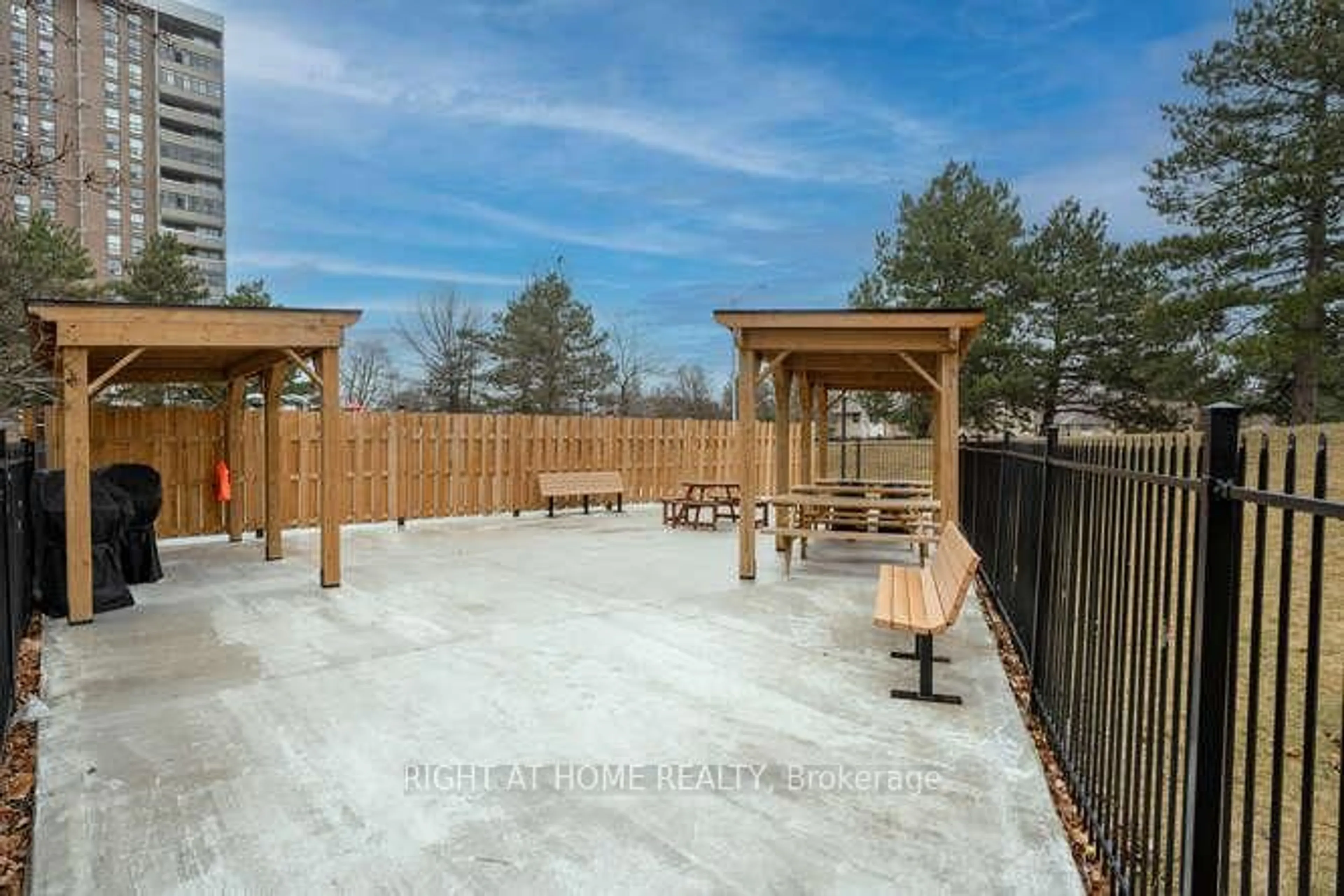Patio, unknown for 18 Knightsbridge Rd #912, Brampton Ontario L6T 3X5