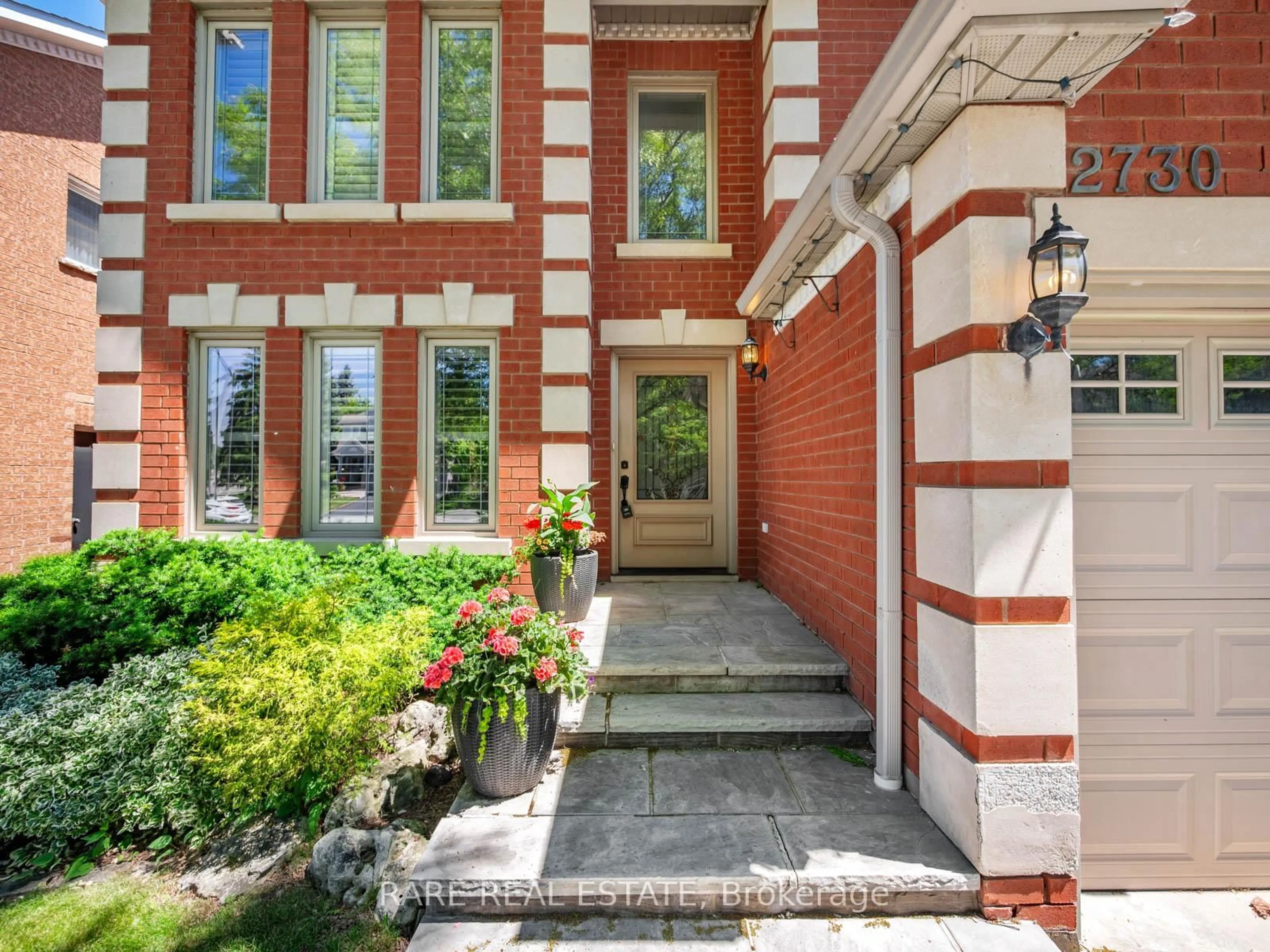 Home with brick exterior material, street for 2730 Termini Terr, Mississauga Ontario L5M 5S2