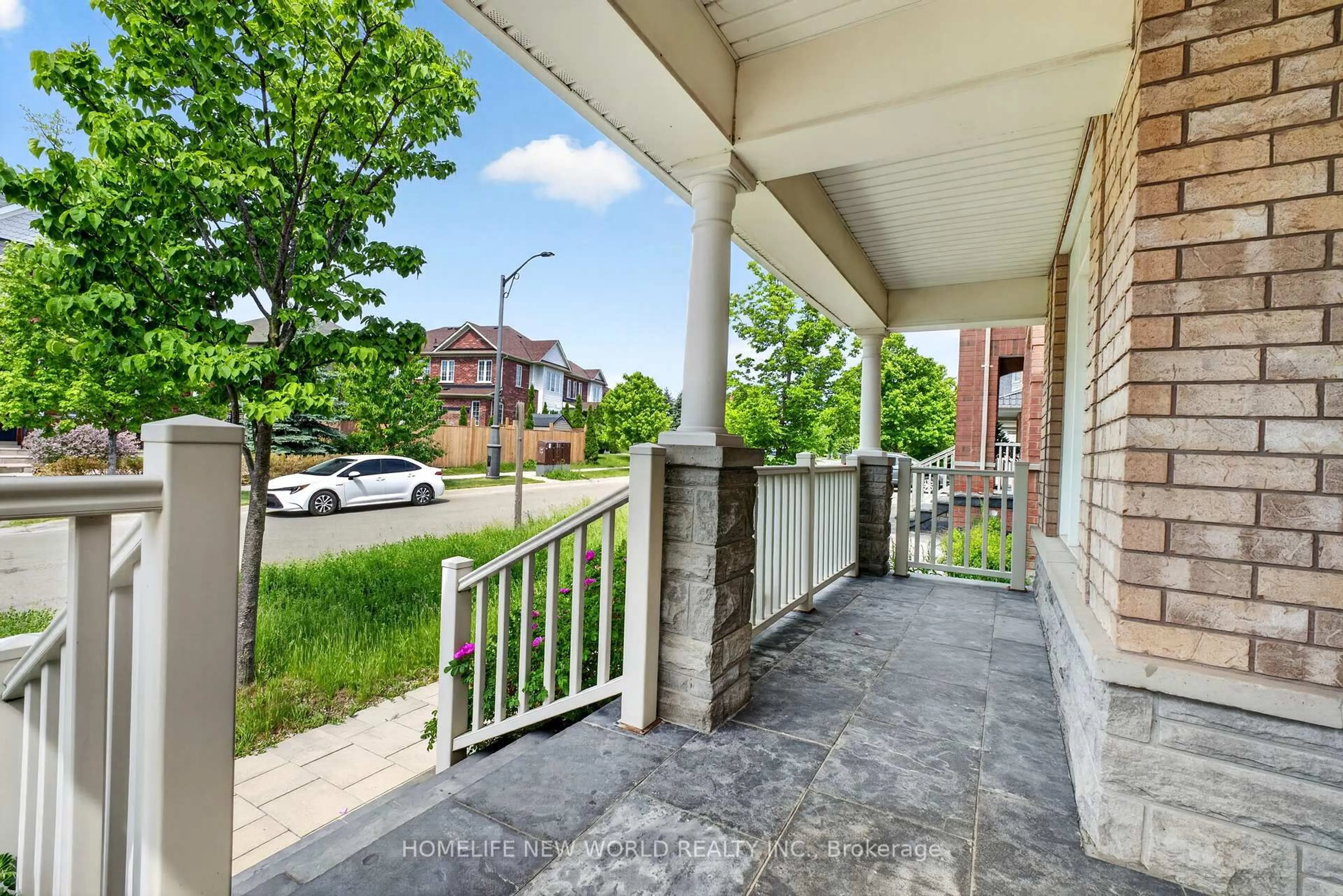 Patio, street for 5313 Longford Dr, Mississauga Ontario L5M 0J2