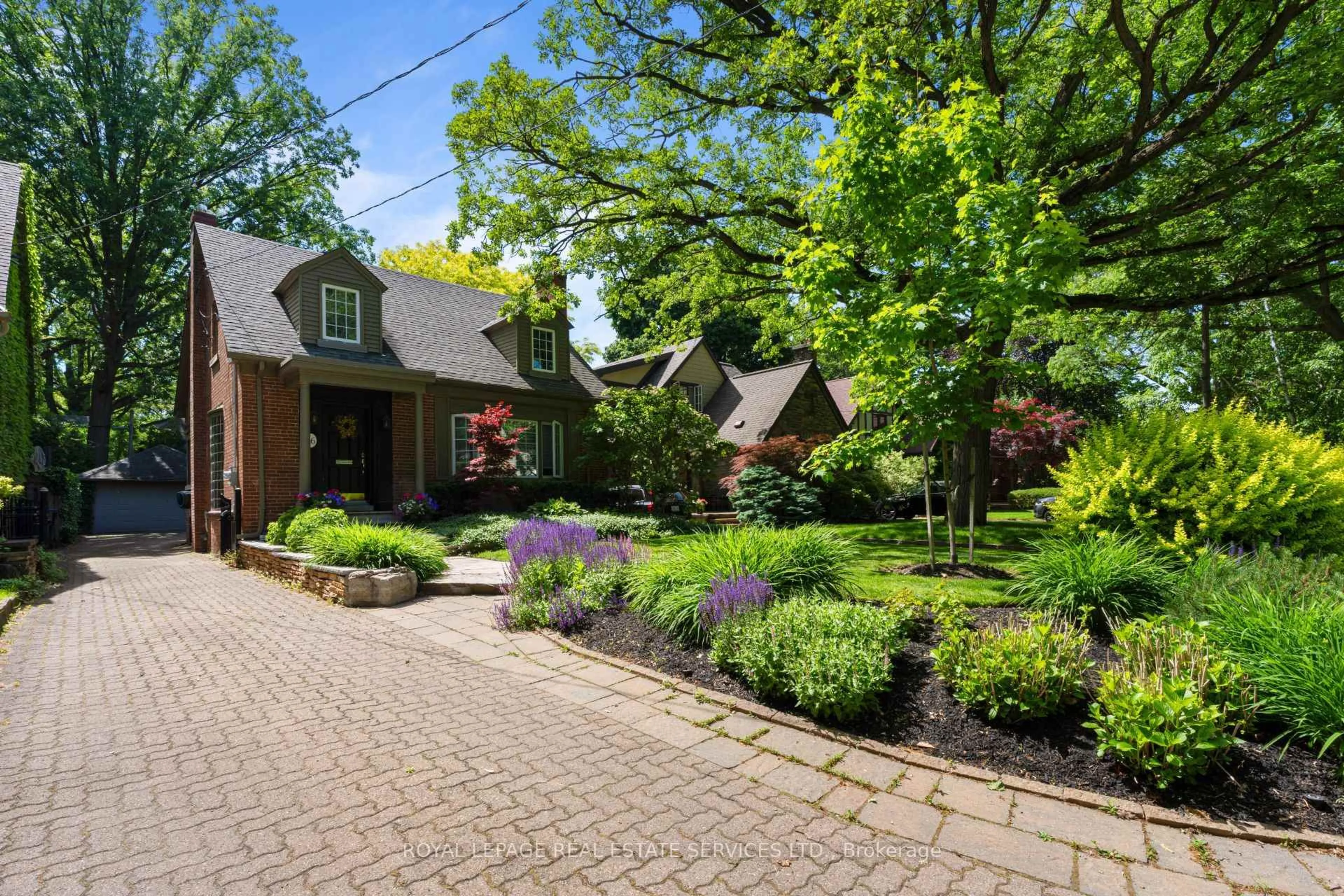 Patio, street for 16 Princeton Rd, Toronto Ontario M8X 2E2