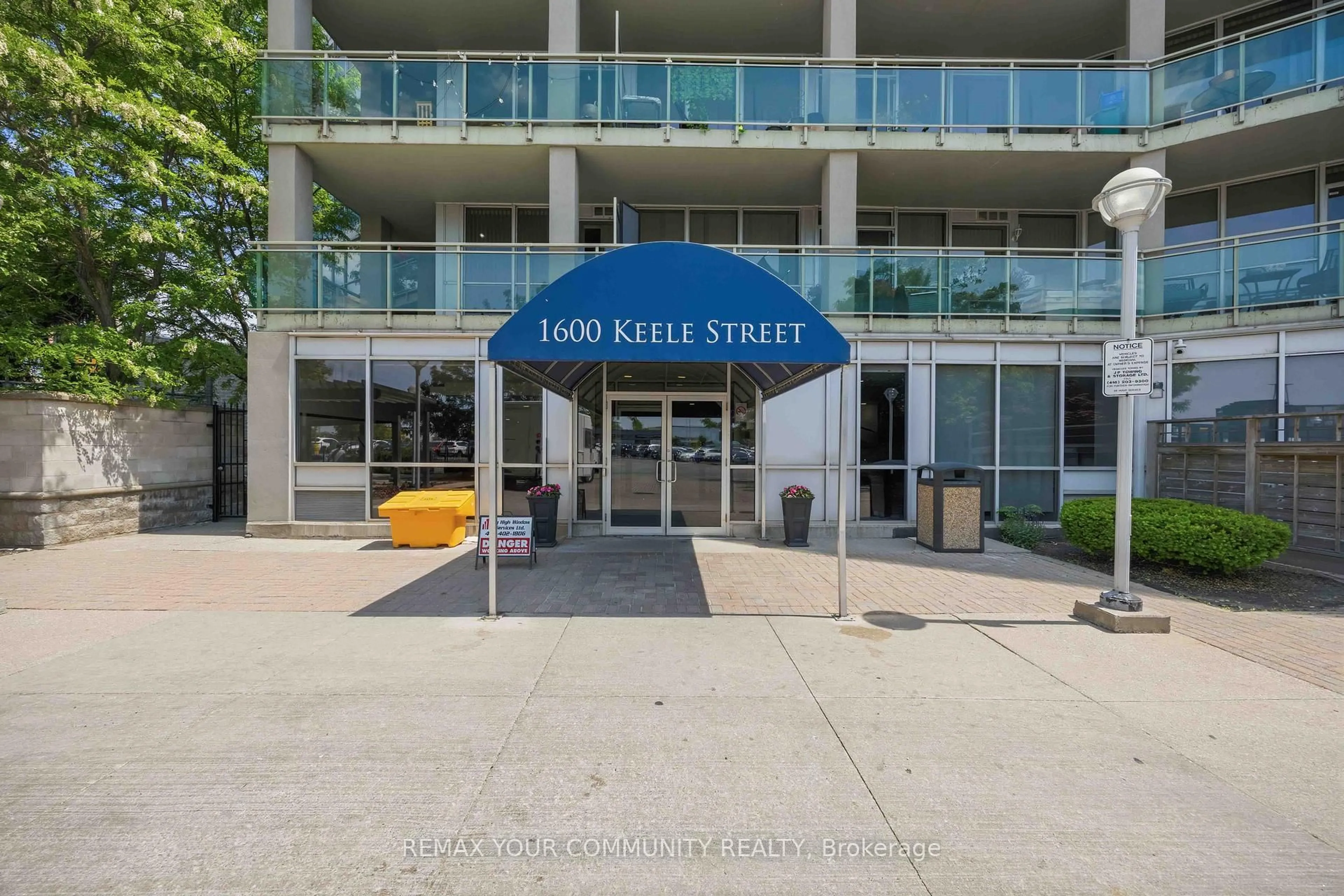 Lobby for 1600 Keele St #502, Toronto Ontario M6N 5J1
