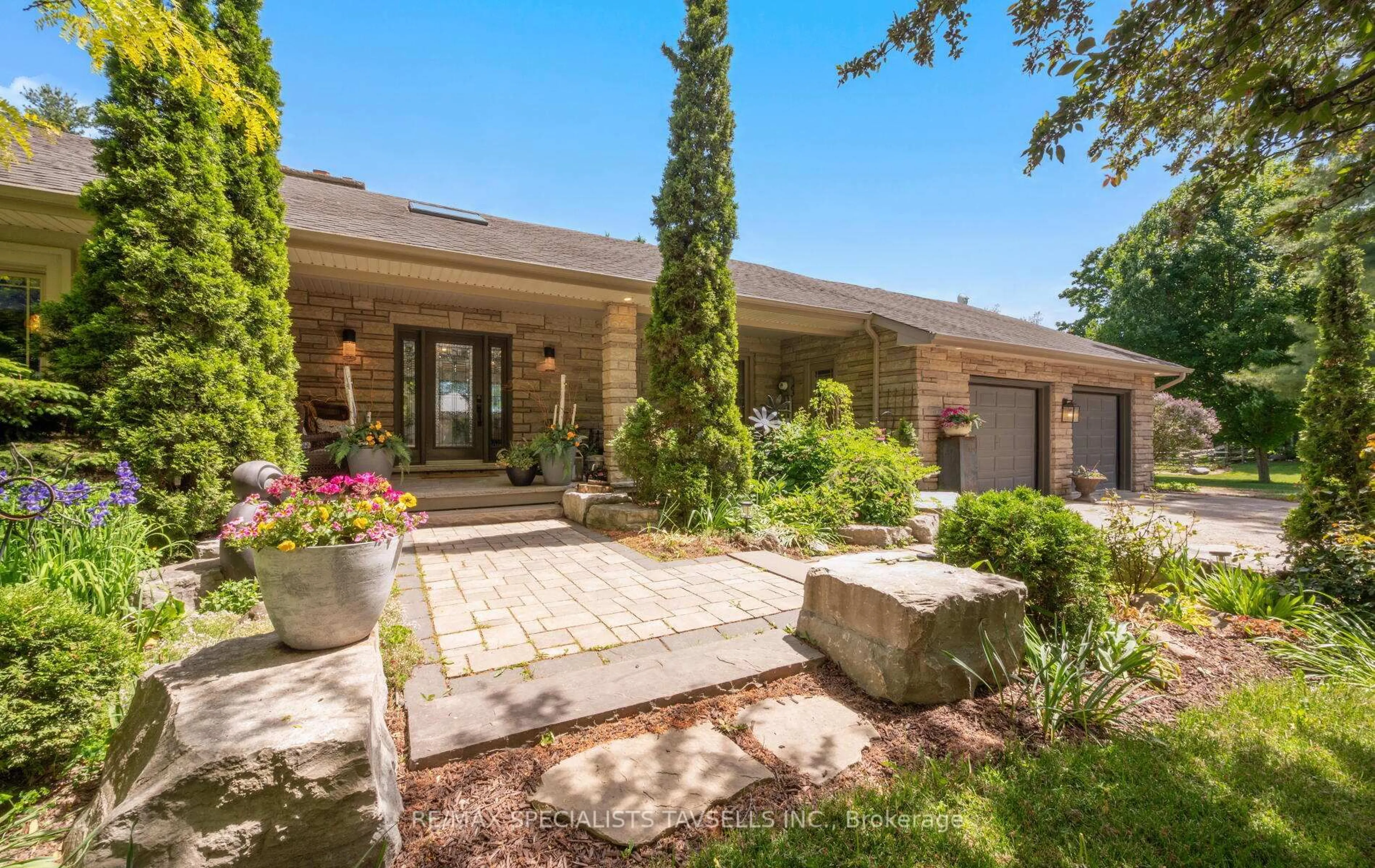 Home with brick exterior material, street for 3585 Boston Mills Rd, Caledon Ontario L7C 0N6