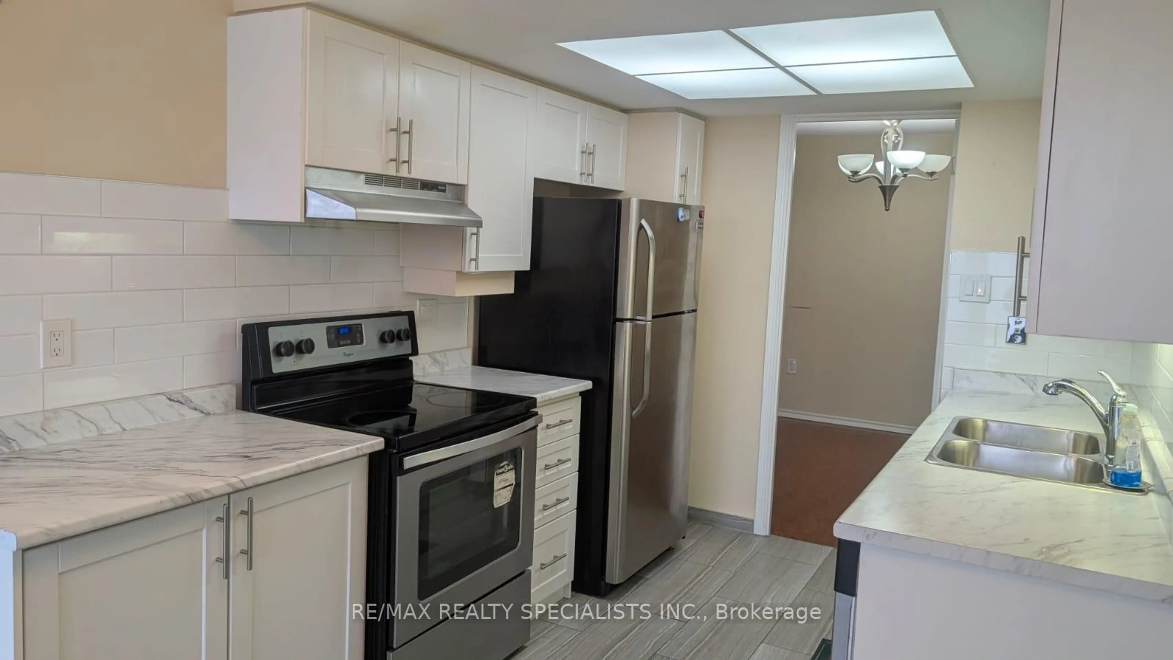 Standard kitchen, unknown for 20 Cherrytree Dr #505, Brampton Ontario L6Y 3V1