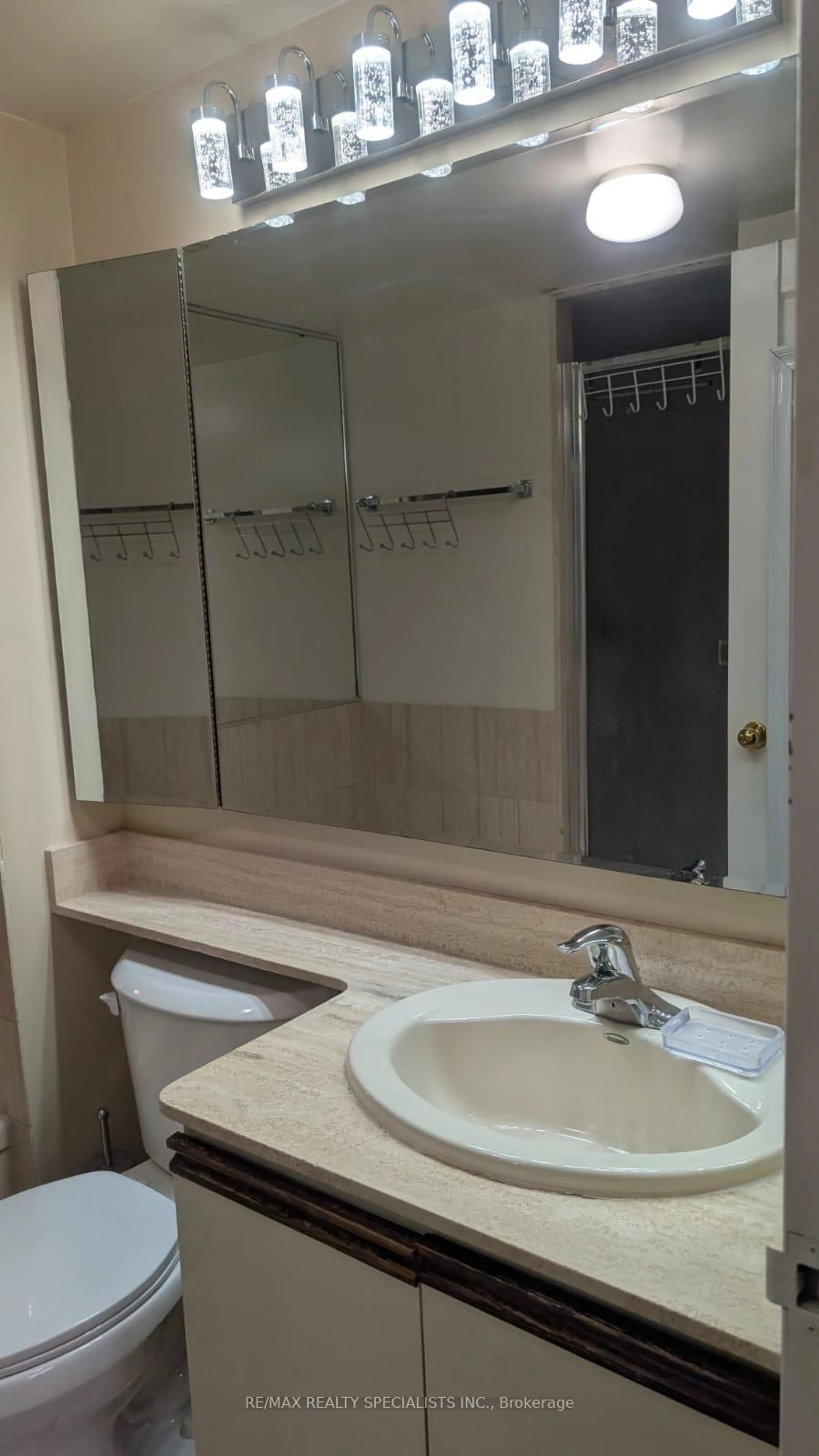 Standard bathroom, unknown for 20 Cherrytree Dr #505, Brampton Ontario L6Y 3V1