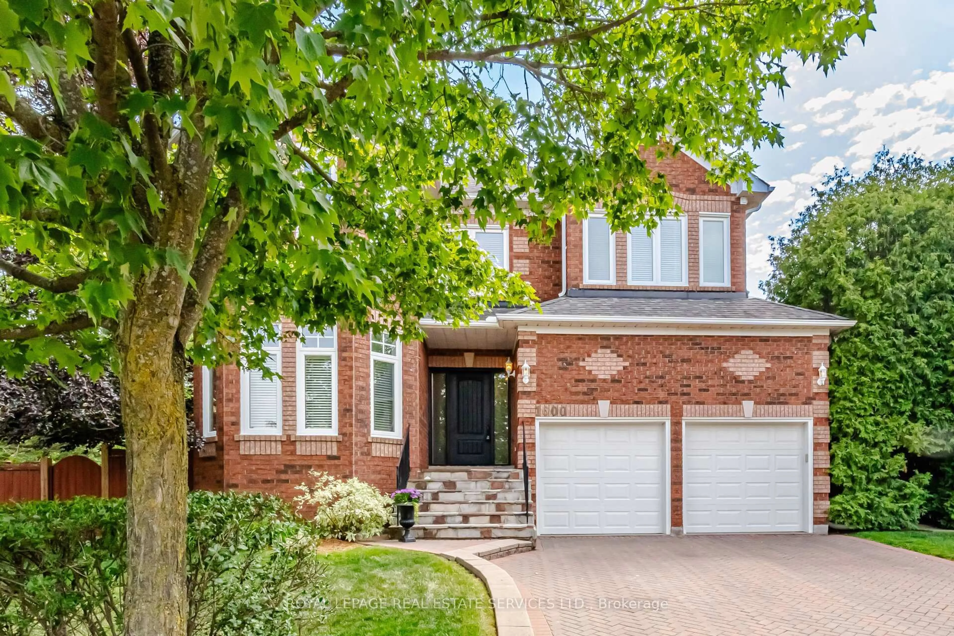 Home with brick exterior material, street for 1600 Glenvista Dr, Oakville Ontario L6H 6E9