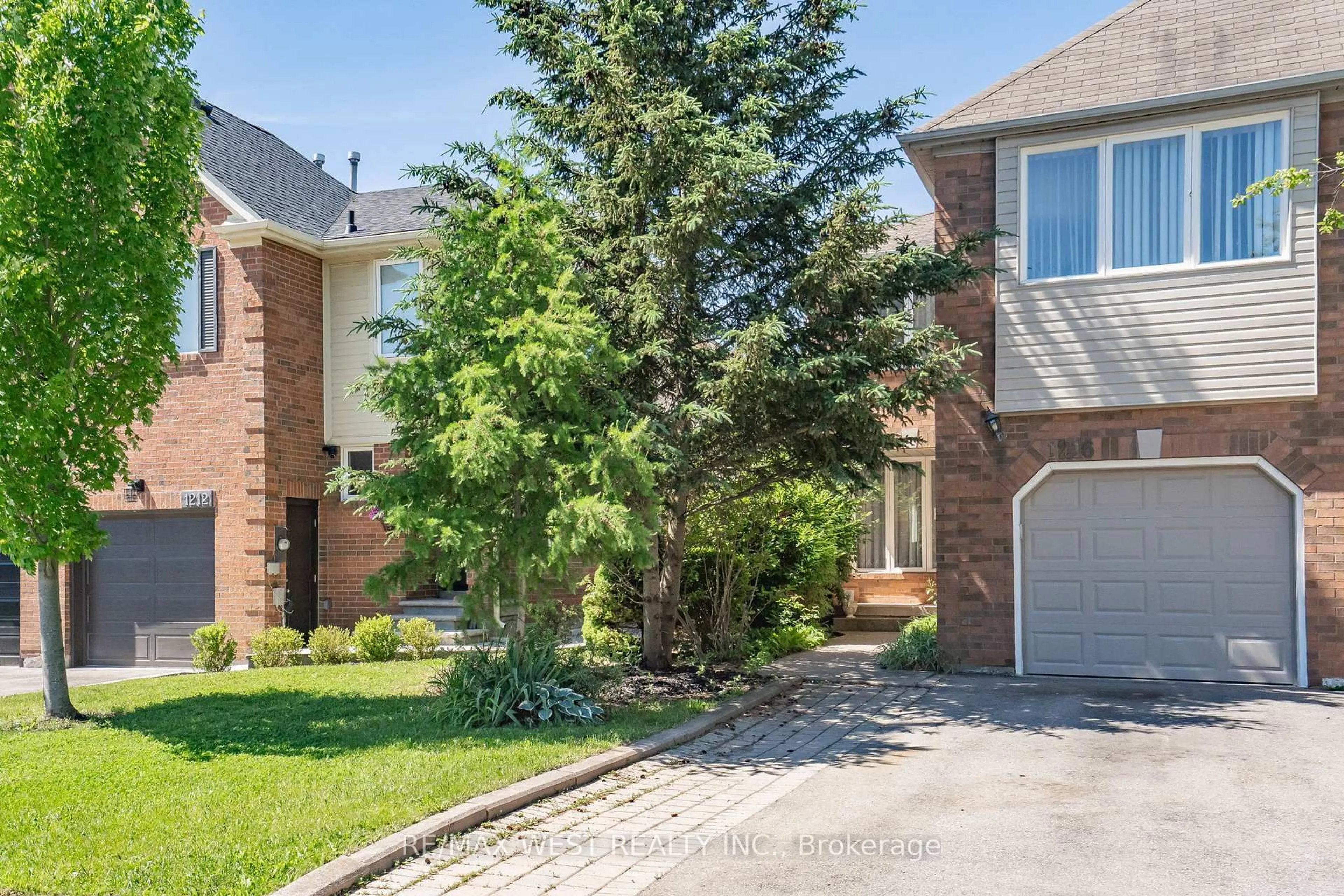 Home with brick exterior material, street for 1216 Leewood Dr, Oakville Ontario L6M 3B3