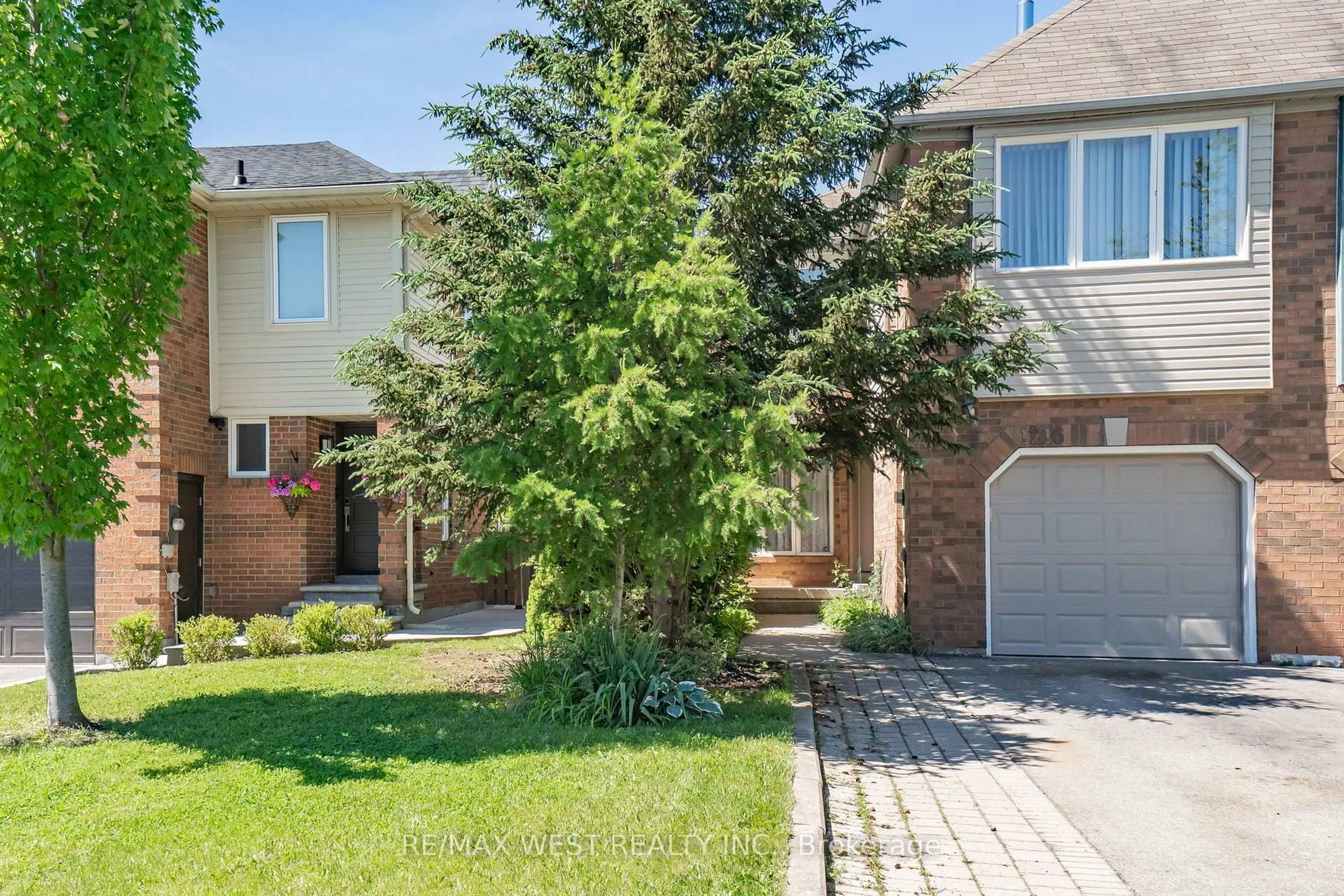 Home with brick exterior material, street for 1216 Leewood Dr, Oakville Ontario L6M 3B3