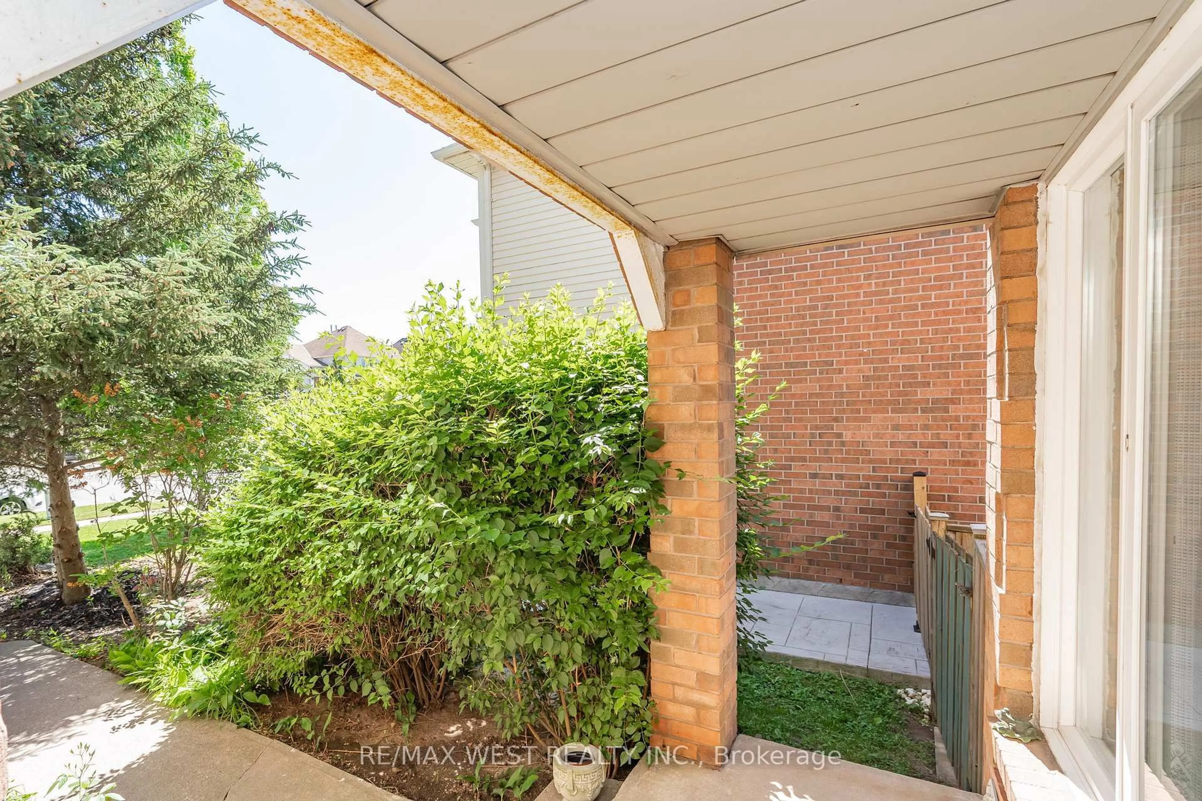 Patio, unknown for 1216 Leewood Dr, Oakville Ontario L6M 3B3