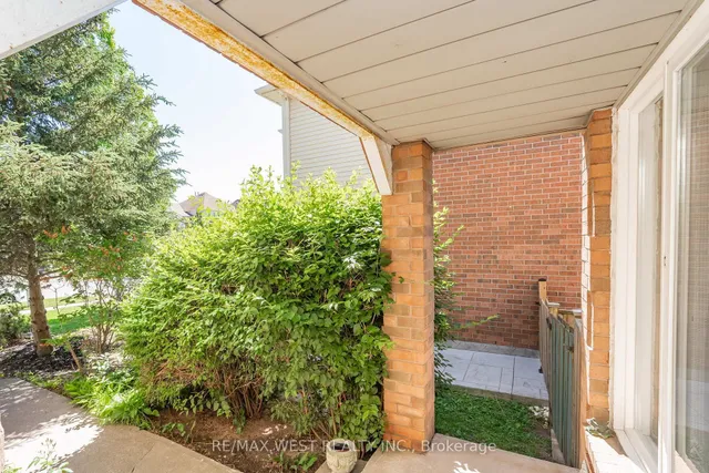 1216 Leewood Dr, Oakville 3