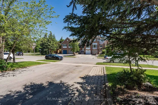 1216 Leewood Dr, Oakville 4