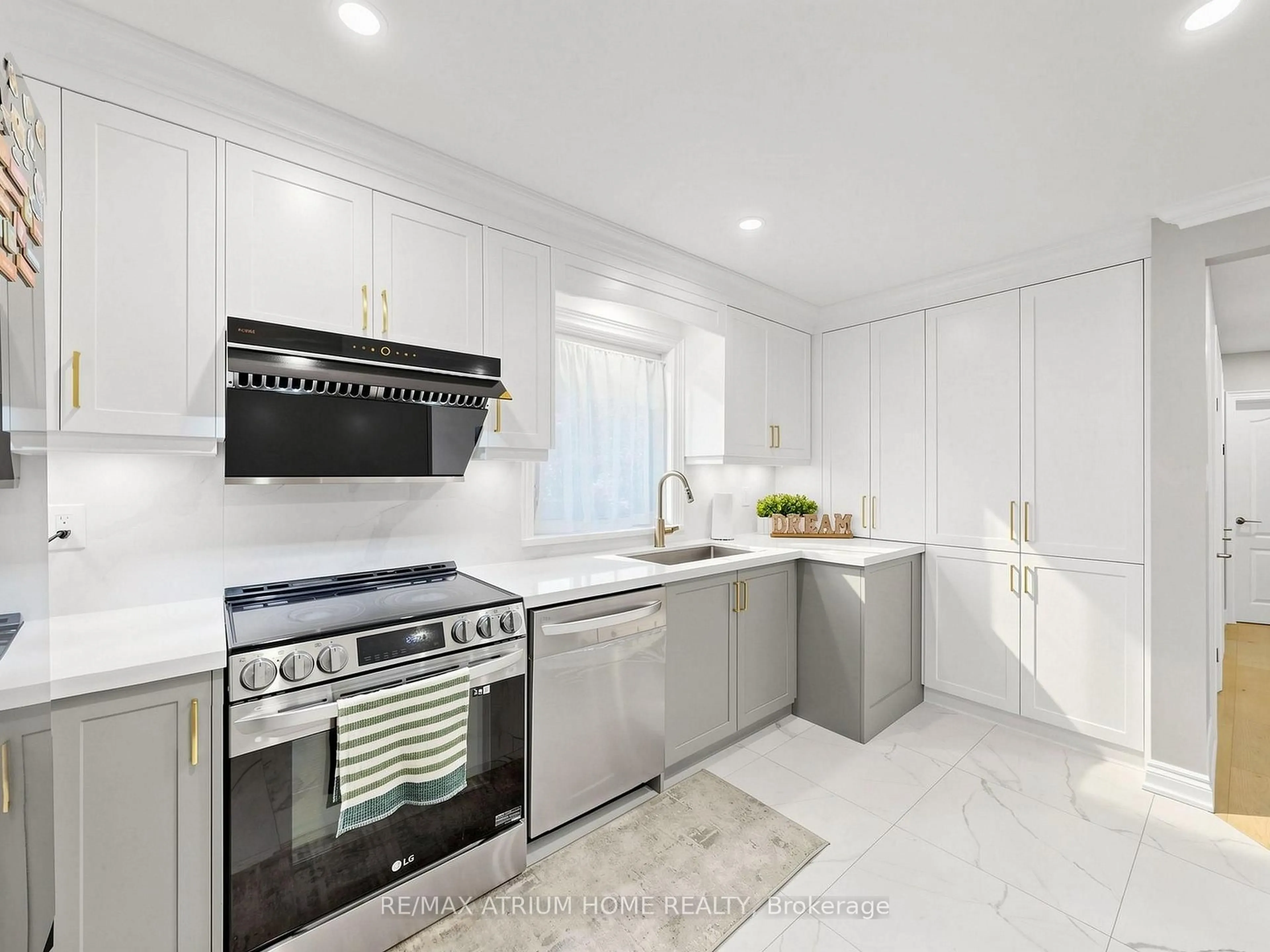 Contemporary kitchen, ceramic/tile floor for 606 Parkside Dr, Oakville Ontario L6K 1P8