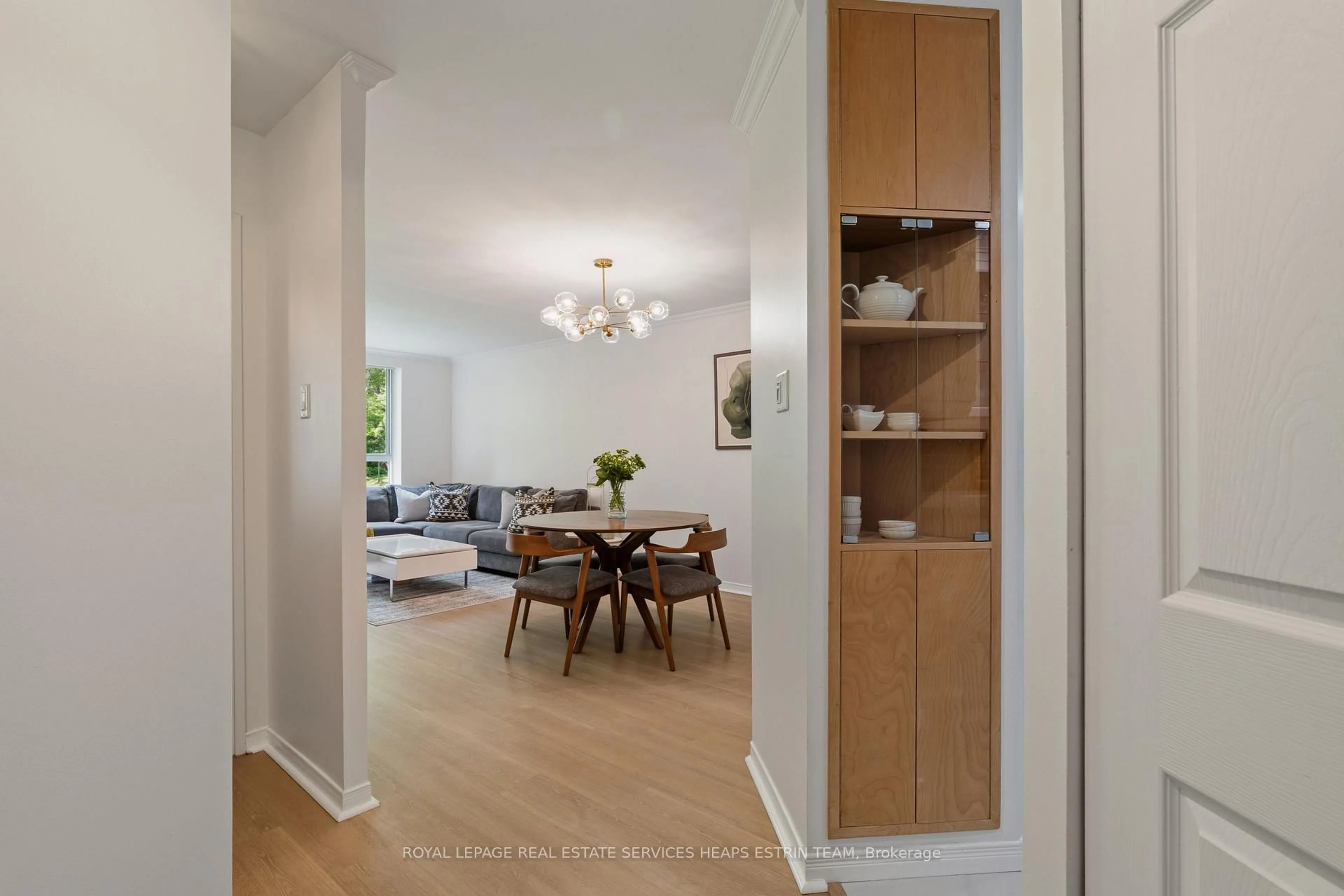 Unknown for 1485 Lakeshore Rd #111, Mississauga Ontario L5E 3G2